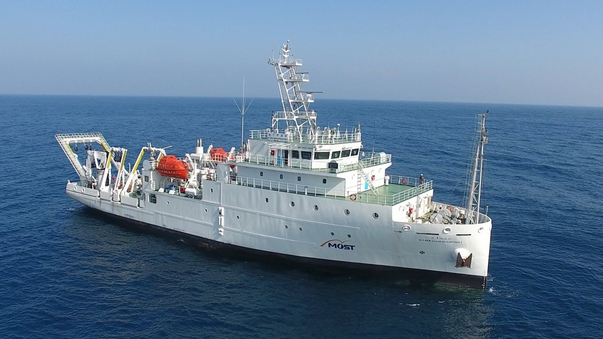 台灣研究船遭日本艦艇警告驅離花蓮艦護航雙方對峙超10小時 台灣研究船遭日本艦艇警告驅離花蓮艦護航雙方對峙超10小時