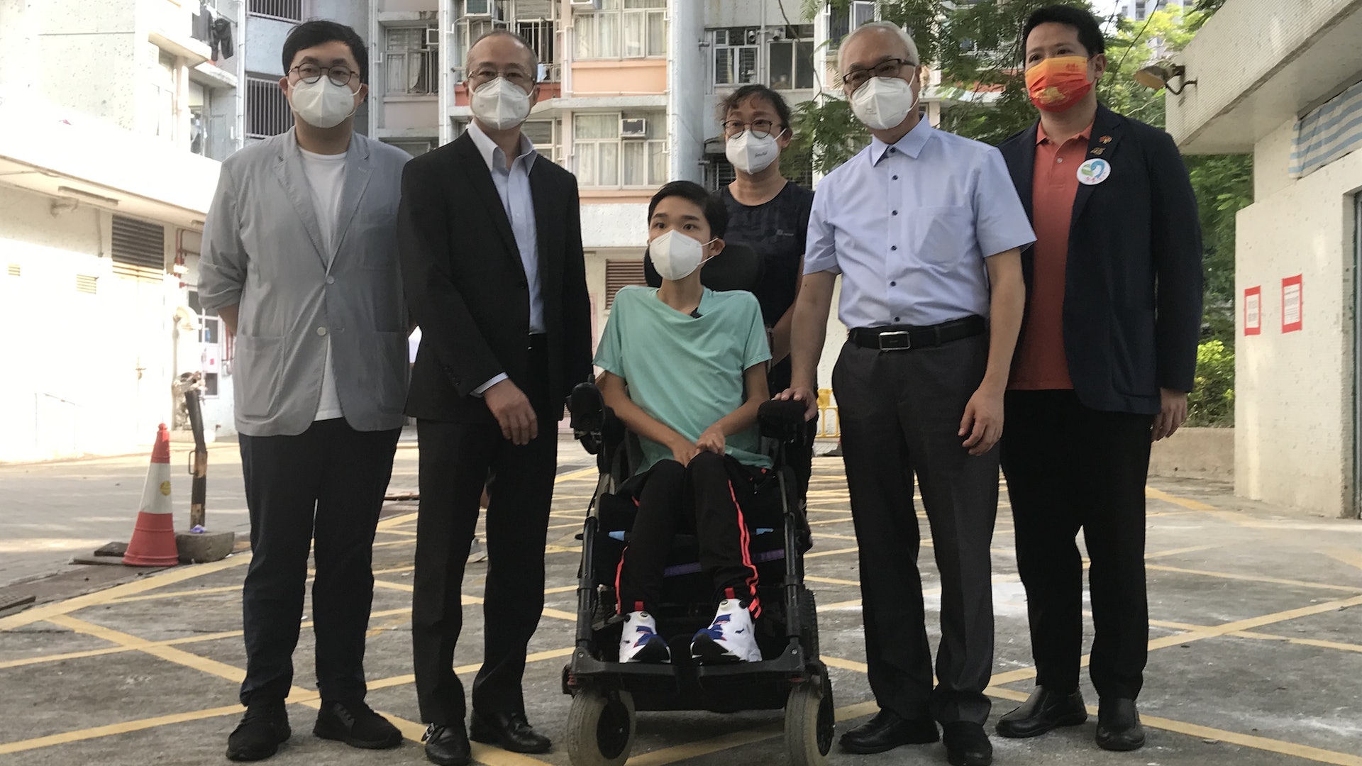 謝展寰與中聯辦部長落區探病童 昐罕見病患可得良方 謝展寰與中聯辦部長落區探病童 昐罕見病患可得良方