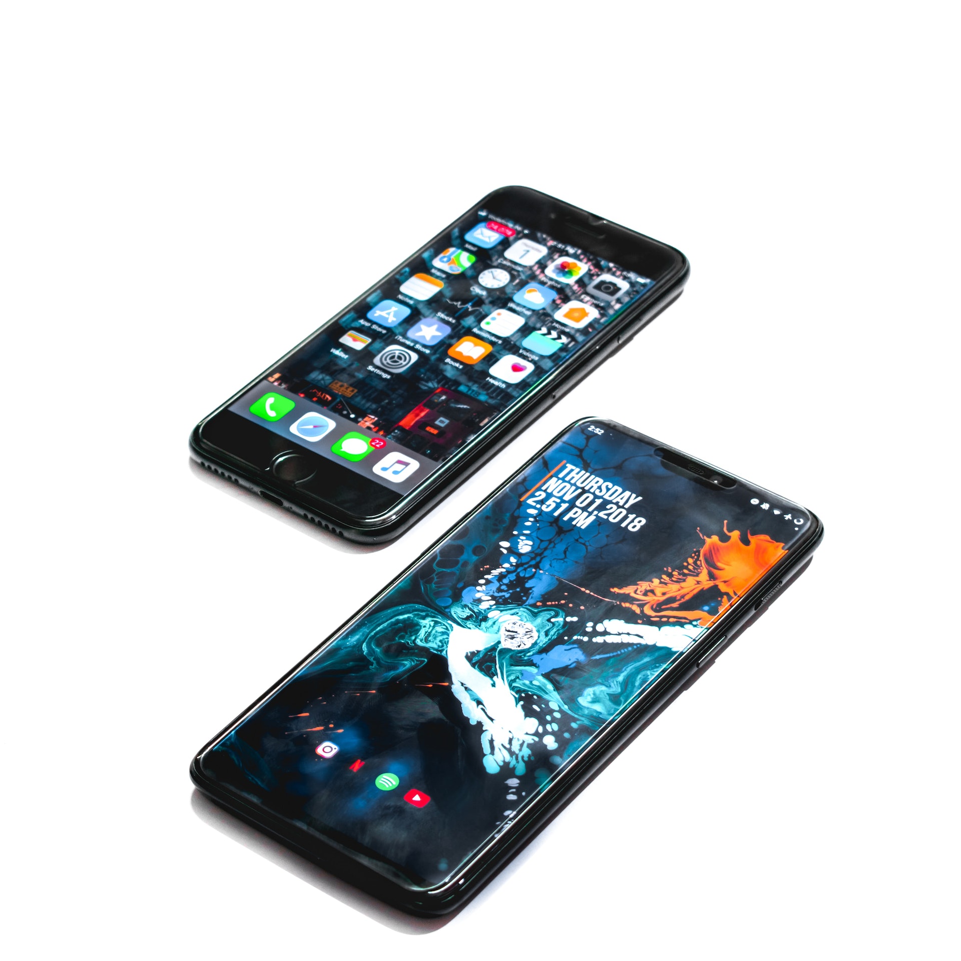 老人用Android還是iPhone?(圖: Hardik Sharma/unsplash) 老人用Android還是iPhone?(圖: Hardik Sharma/unsplash)