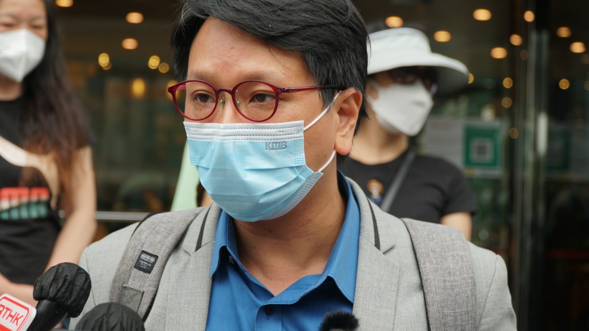 鄧家彪視網膜脫落周一做手術暫要休養減少活動難回復100 視力 鄧家彪視網膜脫落周一做手術暫要休養減少活動難回復100 視力