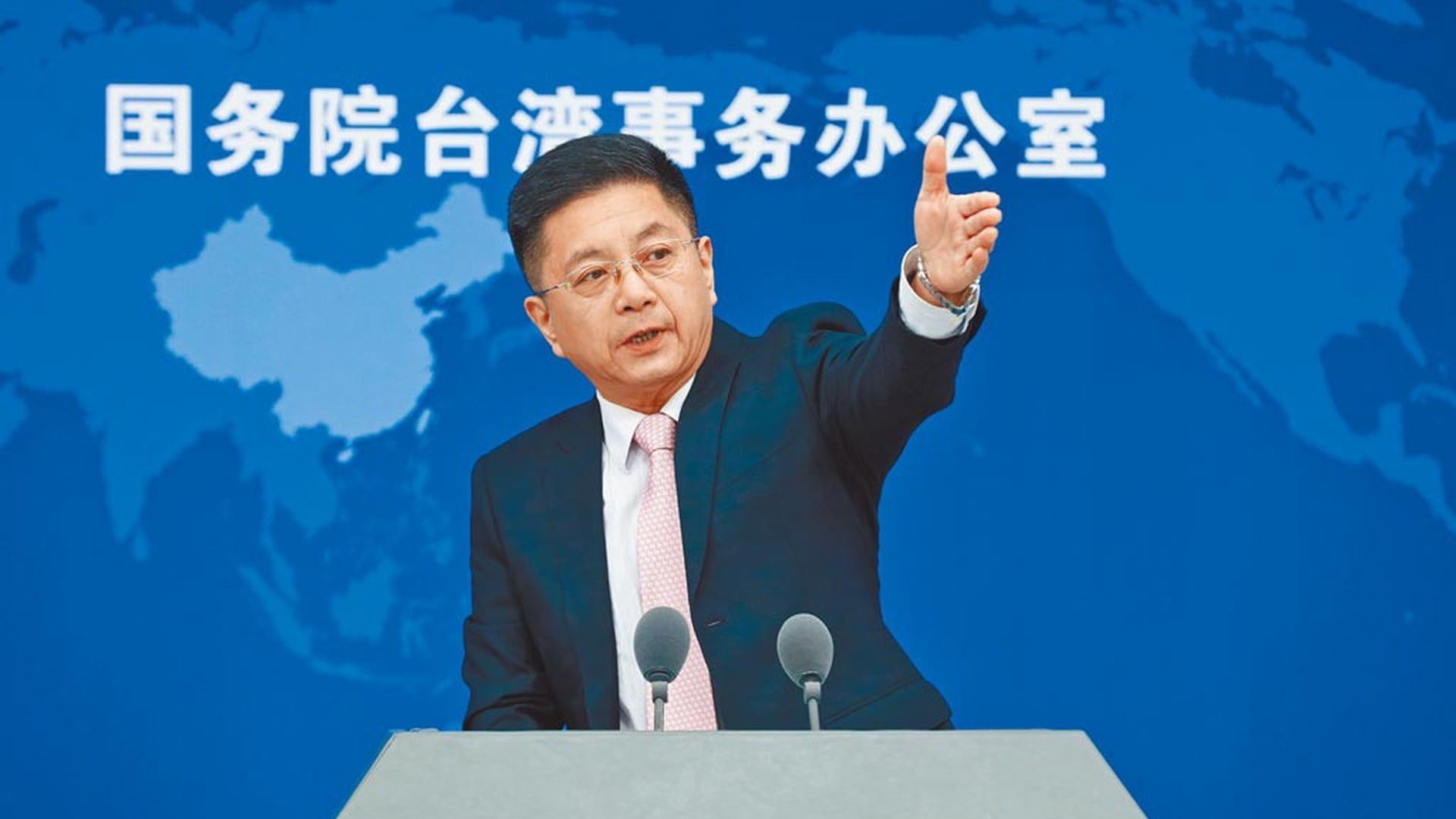 國台辦批蔡英文雙十演說:繼續堅持兩國論 強化以武謀獨 國台辦批蔡英文雙十演說:繼續堅持兩國論 強化以武謀獨