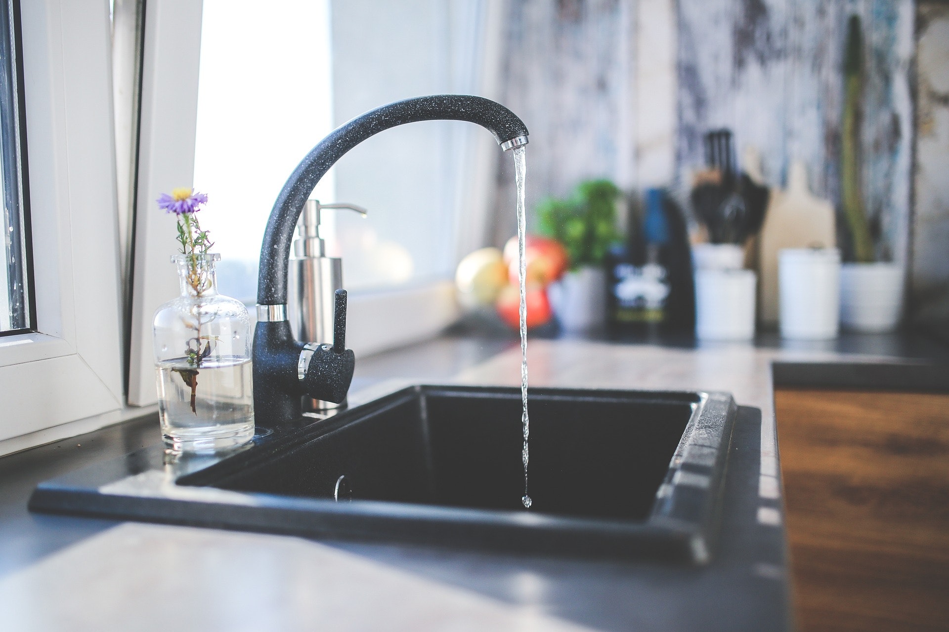 每次使用後都用手潑走積水,手法簡易。(Pixabay) 每次使用後都用手潑走積水,手法簡易。(Pixabay)