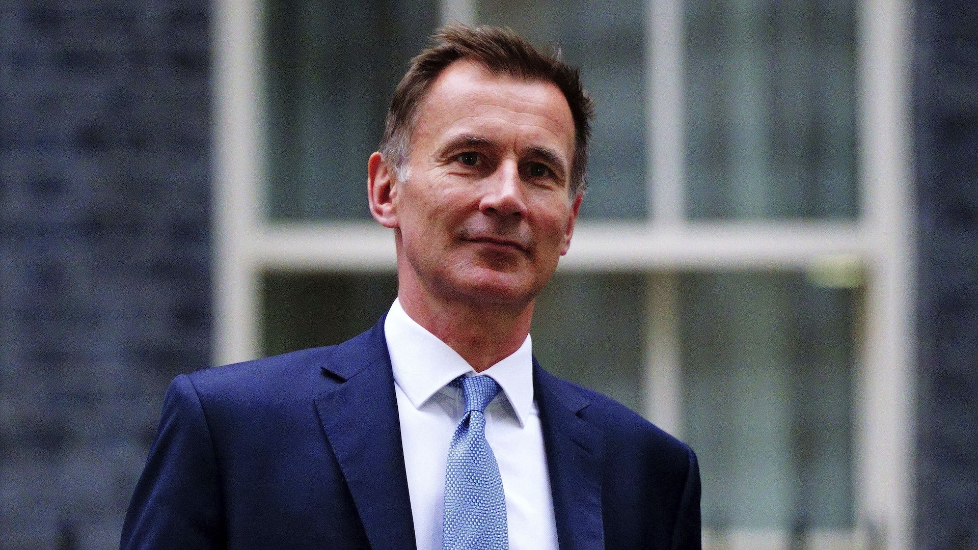 英國財相侯俊偉稱「無法避免」部分項目加稅 英國財相侯俊偉稱「無法避免」部分項目加稅