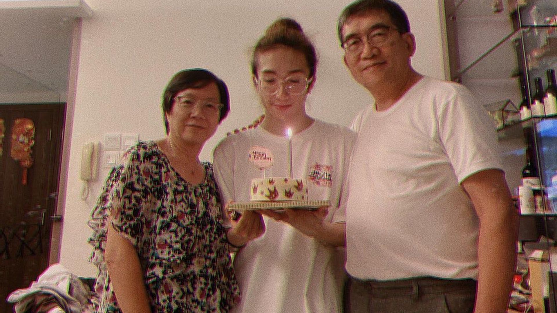 MIRROR演唱會|阿Mo右上肢對肌電儀刺激有反應 缺人手須急聘護工 MIRROR演唱會|阿Mo右上肢對肌電儀刺激有反應 缺人手須急聘護工