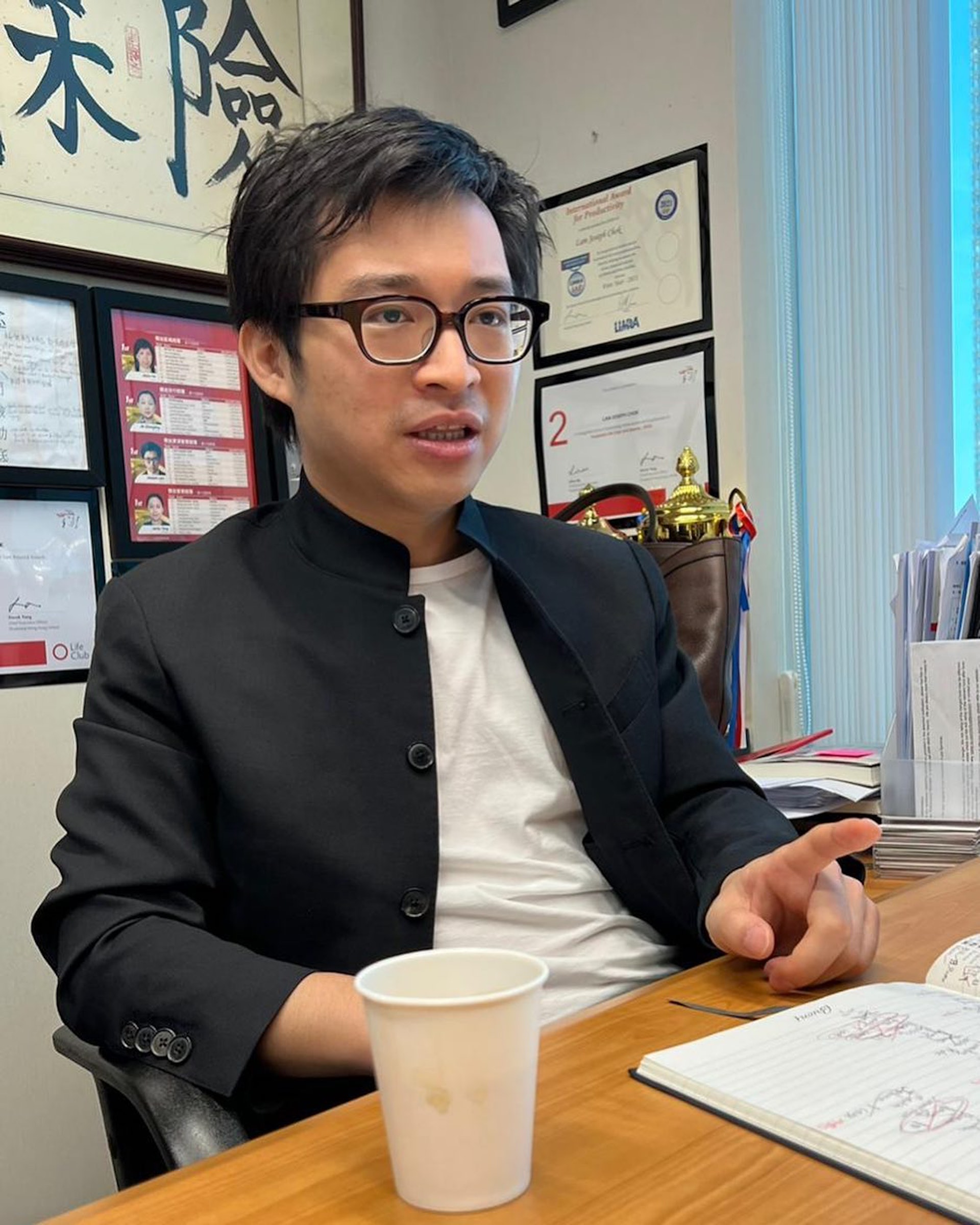 已由大律師轉行保險界的林作,10月17日現身東區裁判法院,為6月一單不小心駕駛罪上庭。(IG:@jolamchok) 已由大律師轉行保險界的林作,10月17日現身東區裁判法院,為6月一單不小心駕駛罪上庭。(IG:@jolamchok)