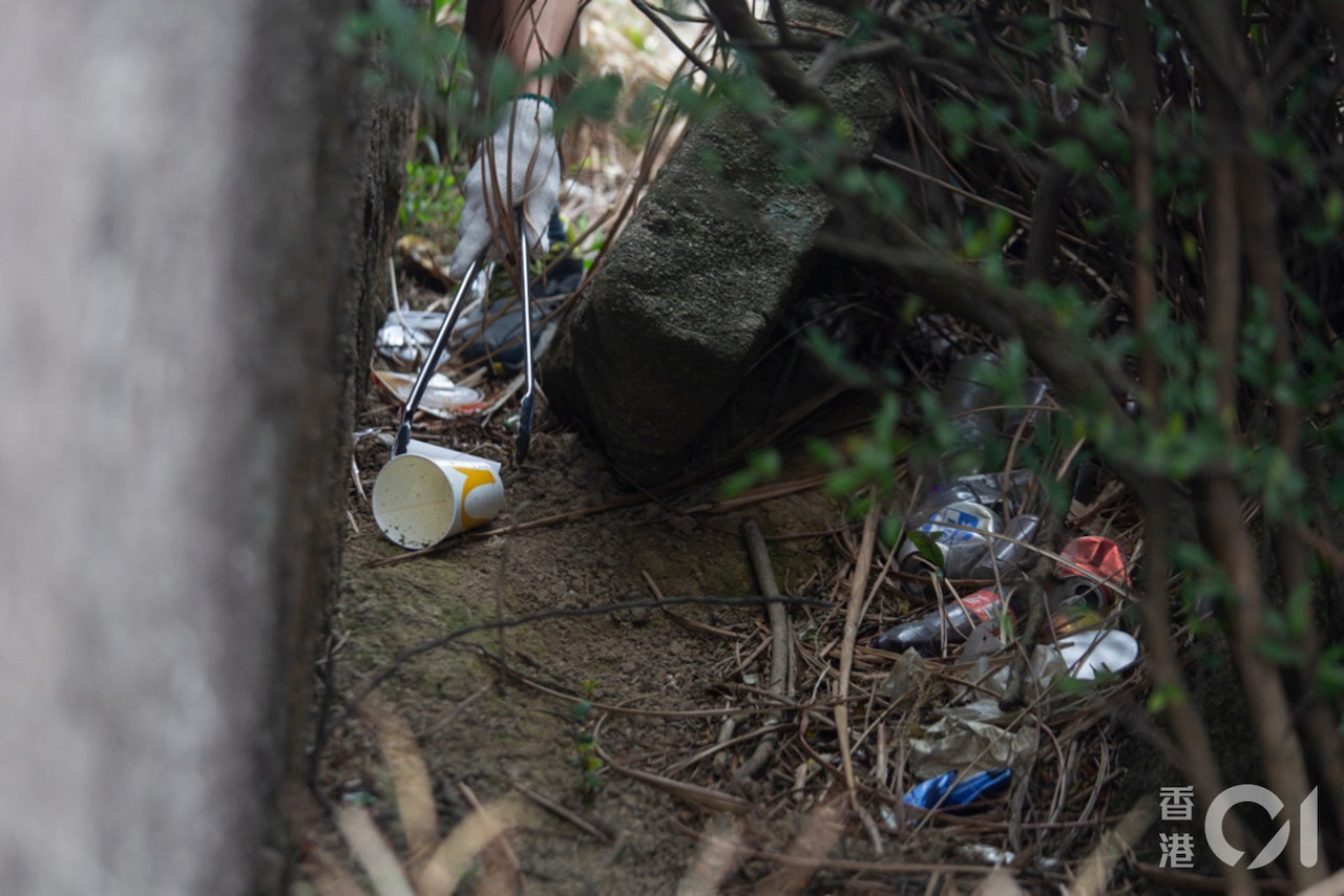 行山時不難發現垃圾的蹤影。(資料圖片 / 張浩維攝) 行山時不難發現垃圾的蹤影。(資料圖片 / 張浩維攝)
