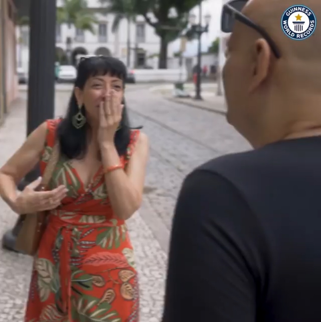 梅斯奎塔因為眼睛能凸出1.82厘米而創下2023年健力士世界紀錄，該紀錄在今年1月10日於巴西聖保羅市確認。（影片截圖：Guinness World Records）
