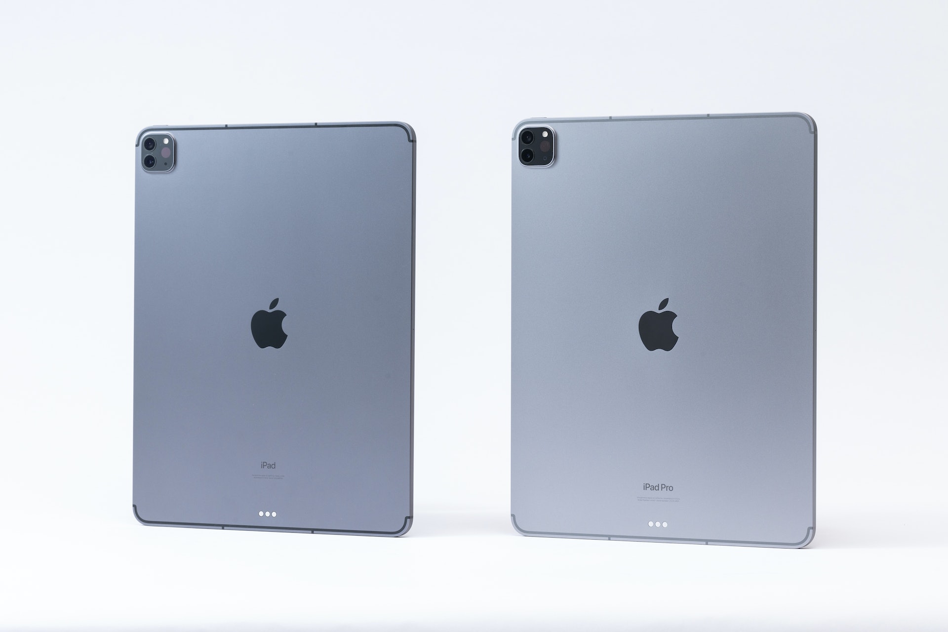 iPad Pro 2021 vs iPad Pro 2022(陳葦慈 攝) iPad Pro 2021 vs iPad Pro 2022(陳葦慈 攝)