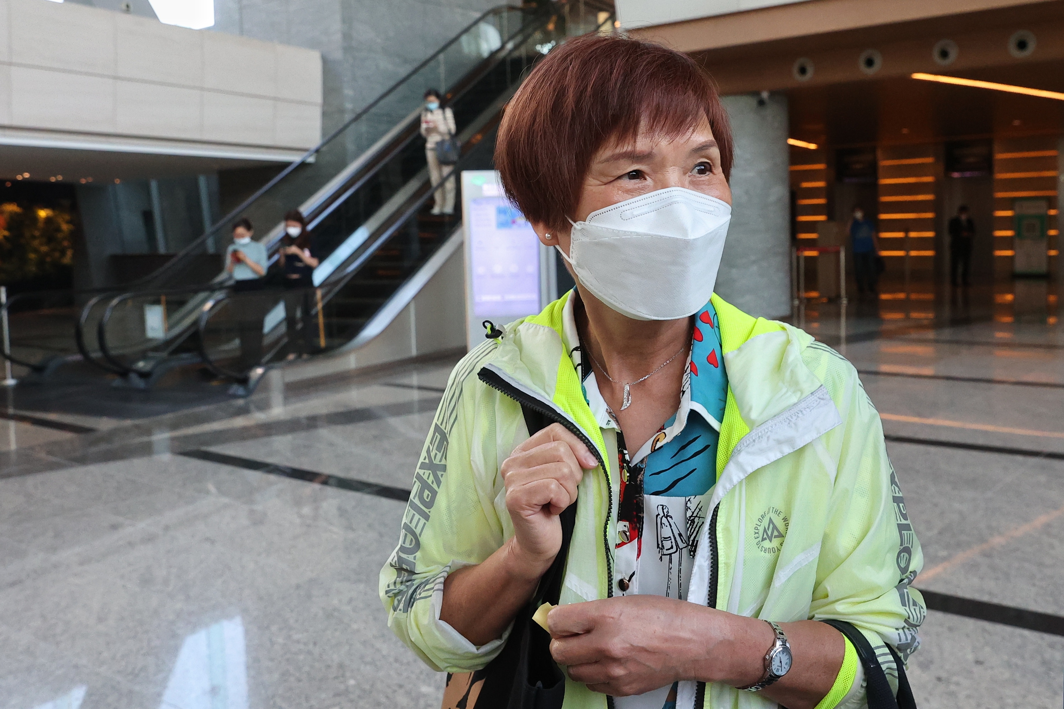 沙田區的胡小姐購入項目全新的一房複式戶。（張浩維攝）