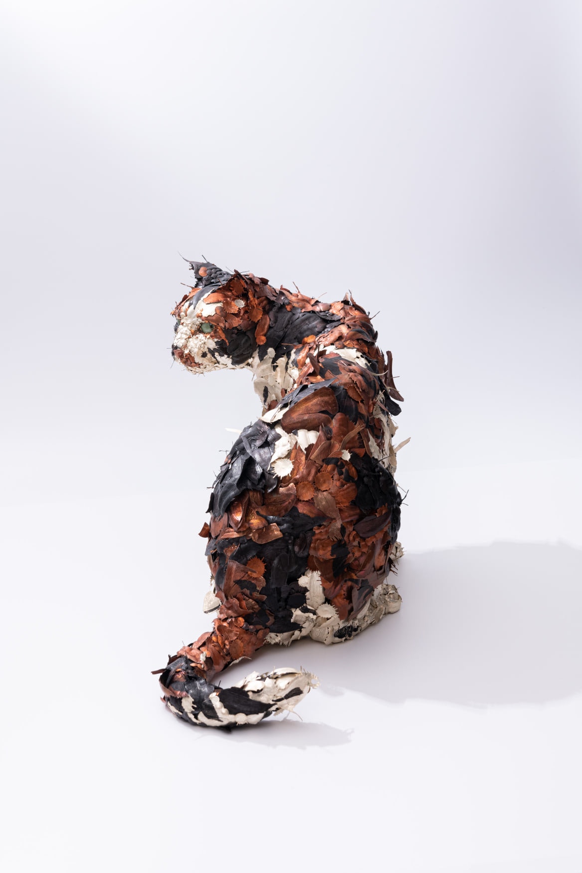 日本藝術家活化古老冶金技術創出栩栩如生精緻金屬花動物雕塑 日本藝術家活化古老冶金技術創出栩栩如生精緻金屬花動物雕塑