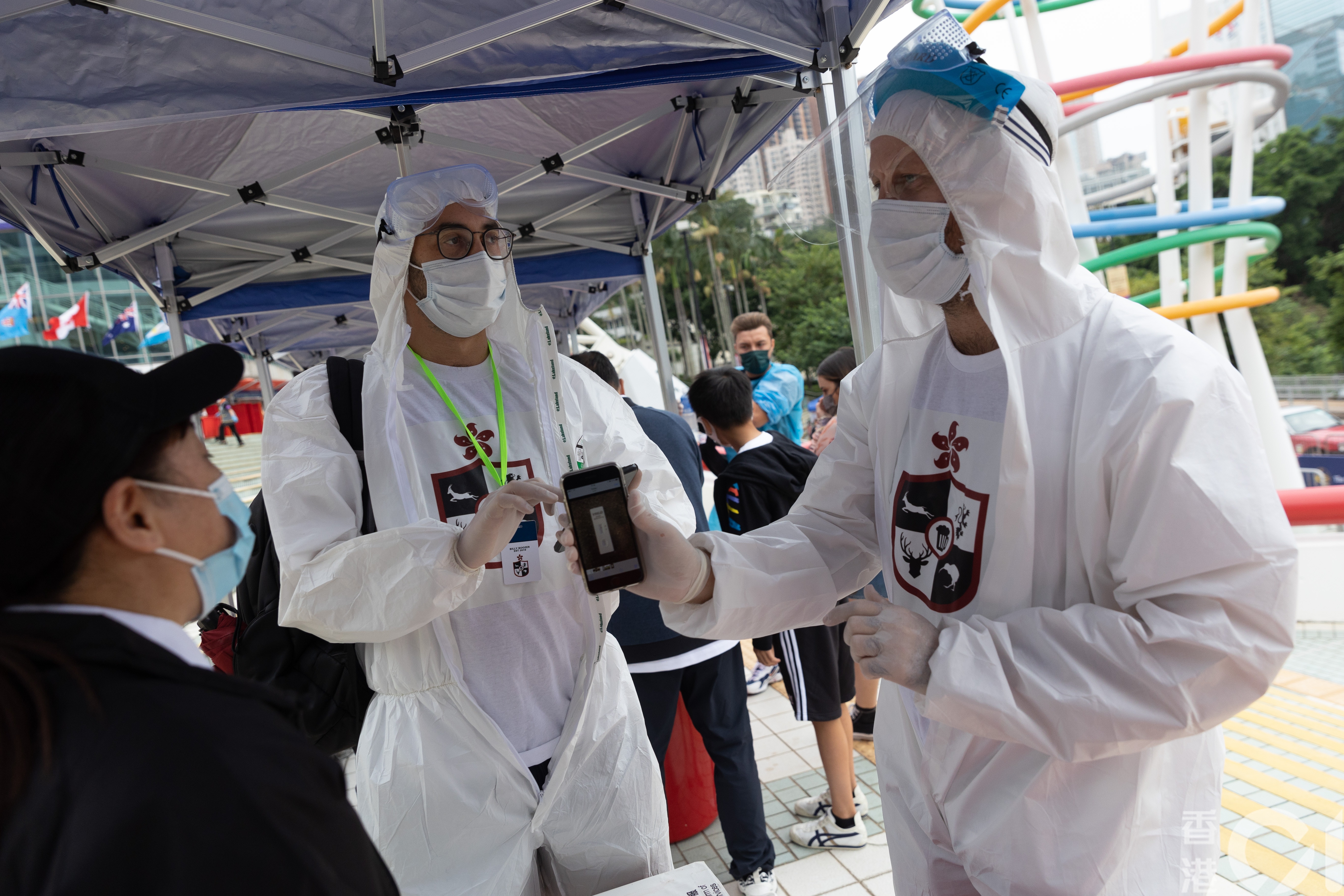 香港國際七人欖球賽周末賽事配場氣氛熾熱。(廖雁雄攝)