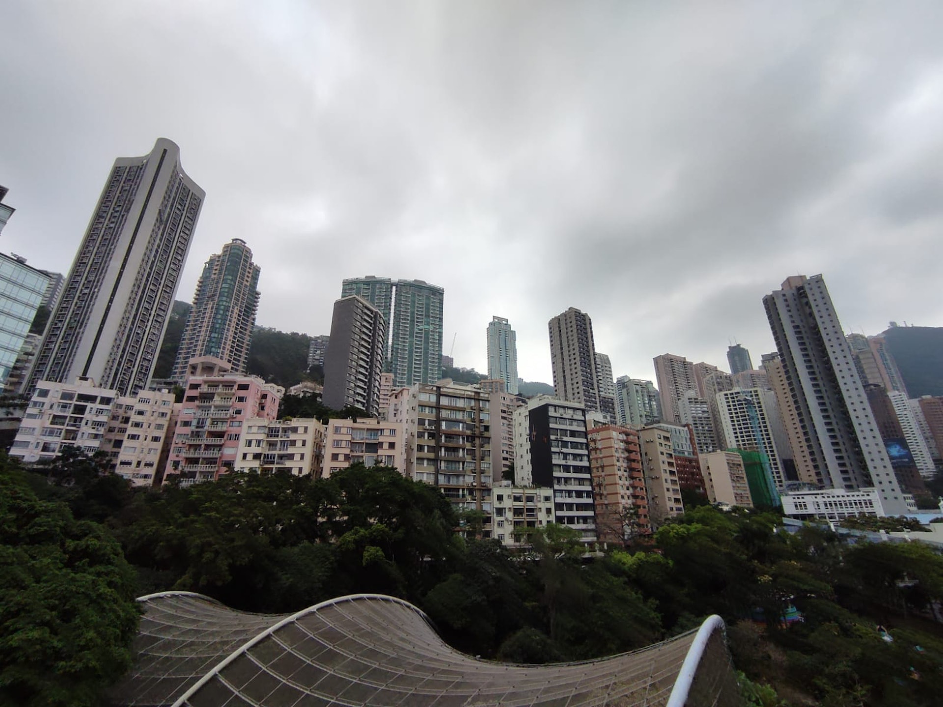萊坊看淡今年香港住宅市場走勢，樓價跌幅最多高達5%。