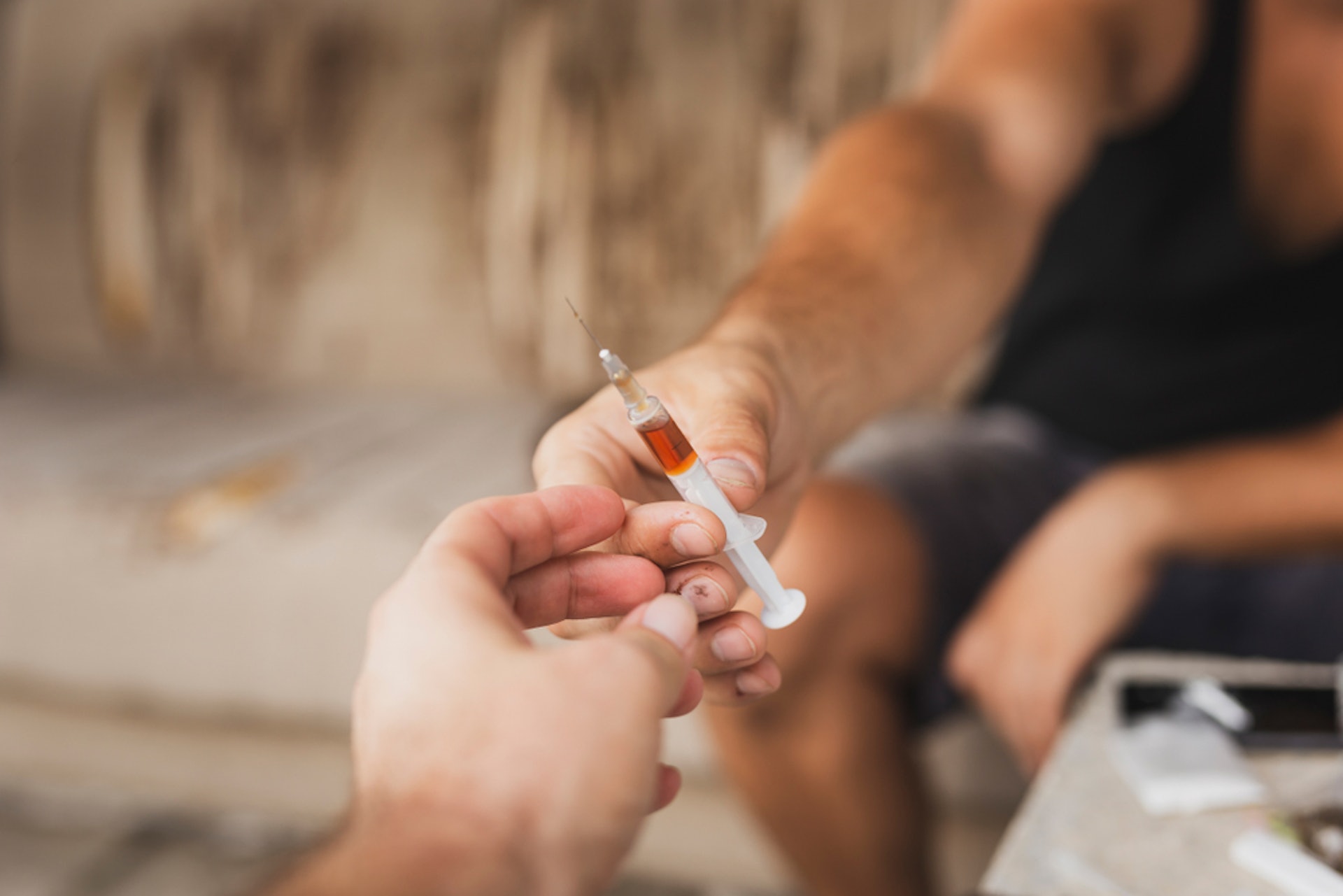 丙型肝炎病毒通常由感染者的血液傳播 丙型肝炎病毒通常由感染者的血液傳播
