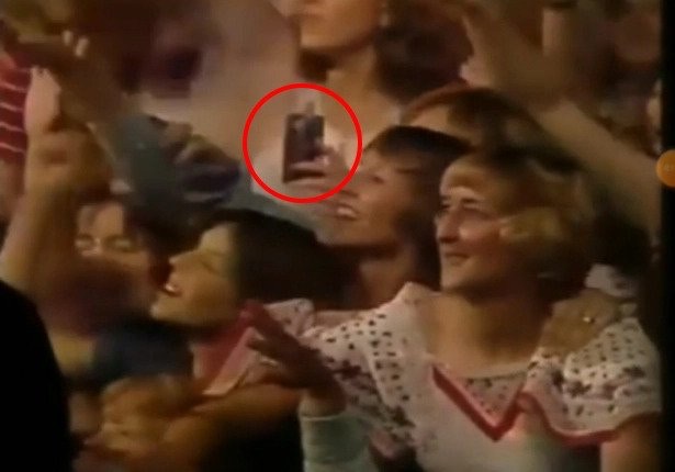 有人認為是舊式相機、錄音機、煙盒或者果汁盒。(網上圖片) 有人認為是舊式相機、錄音機、煙盒或者果汁盒。(網上圖片)