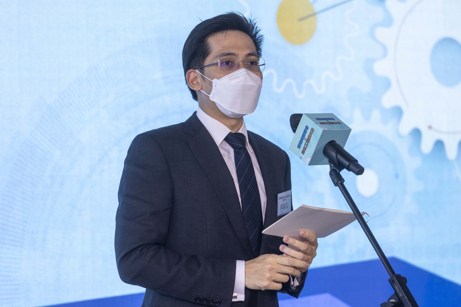 新地執行董事郭基泓鼓勵學生繼續透過閱讀增進知識。 新地執行董事郭基泓鼓勵學生繼續透過閱讀增進知識。