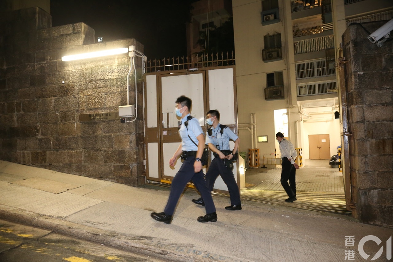 珍惜生命|中區奧卑利街已婚警察宿舍男警燒炭及時獲救送院 珍惜生命|中區奧卑利街已婚警察宿舍男警燒炭及時獲救送院