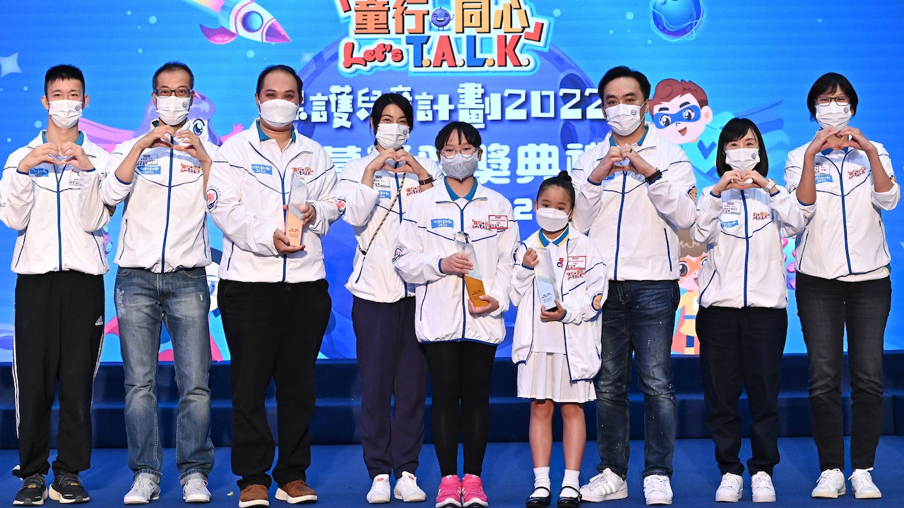 警「童行‧同心」計劃宣傳防虐兒 社會實驗小女孩獨留街頭極警世