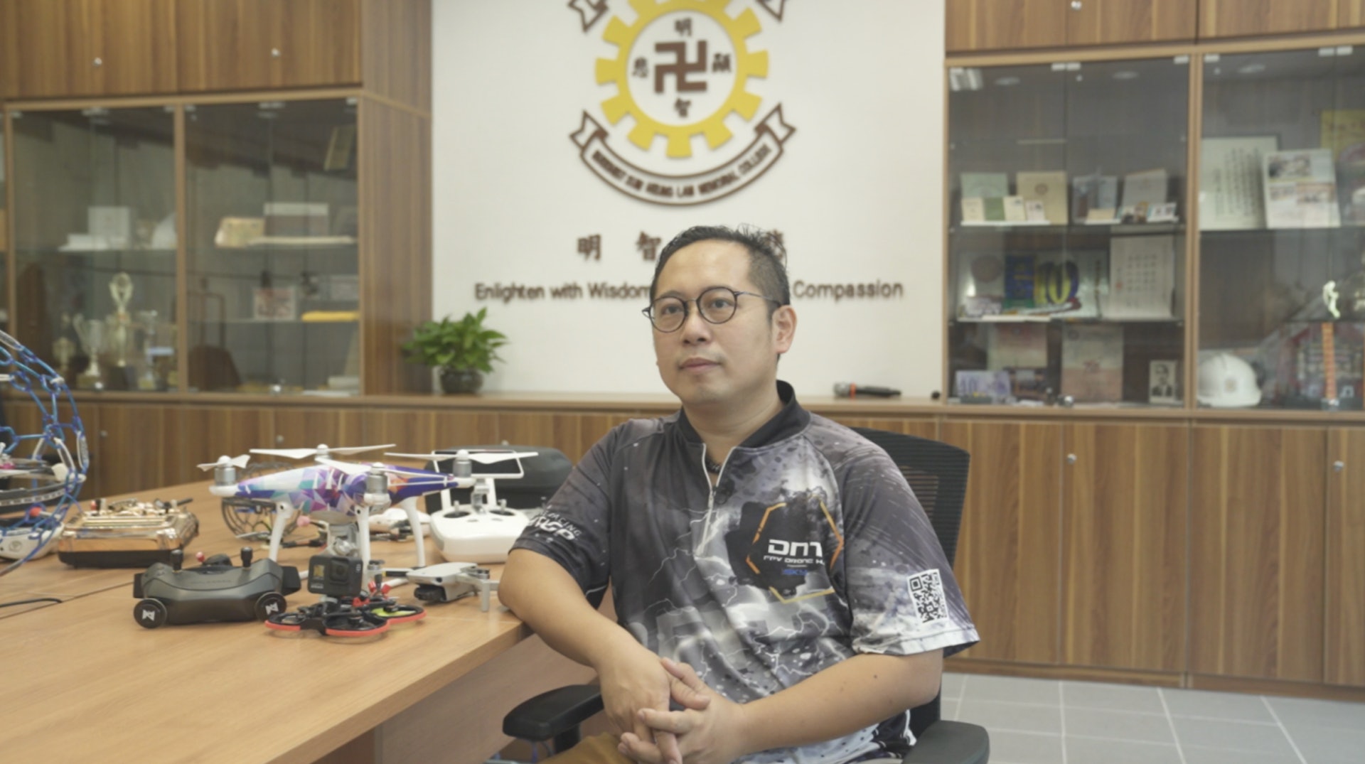 Sky是FPV無人機協會主席,他會定期組織學校課程推廣無人機的安全應用。 Sky是FPV無人機協會主席,他會定期組織學校課程推廣無人機的安全應用。