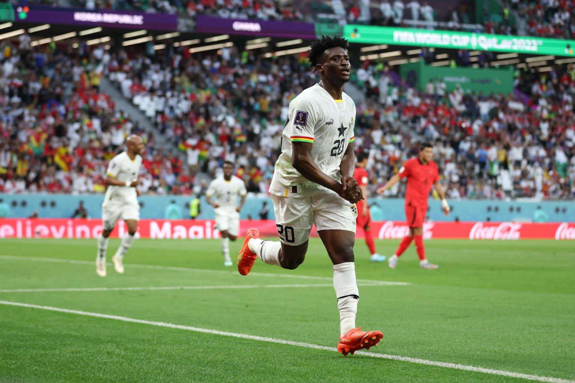 古度斯搶點,頭槌頂入,加納領先到2:0。(Getty Images) 古度斯搶點,頭槌頂入,加納領先到2:0。(Getty Images)