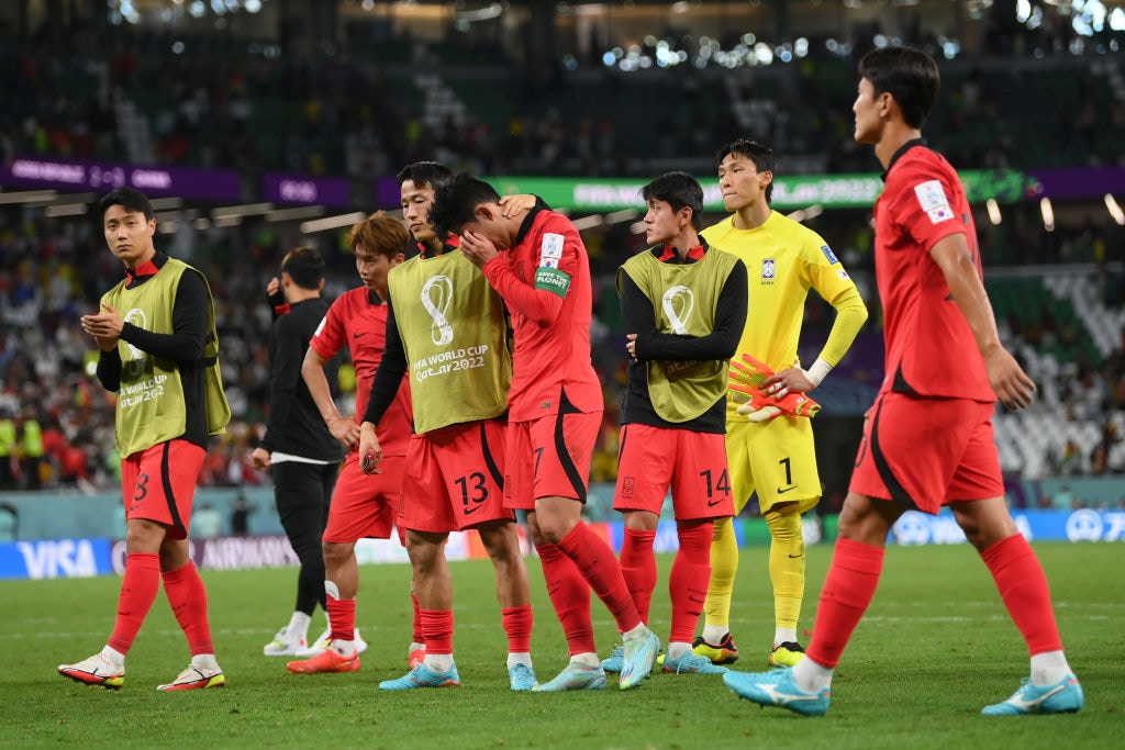 韓國力戰而敗，球員難掩失望之色。（Getty Images）