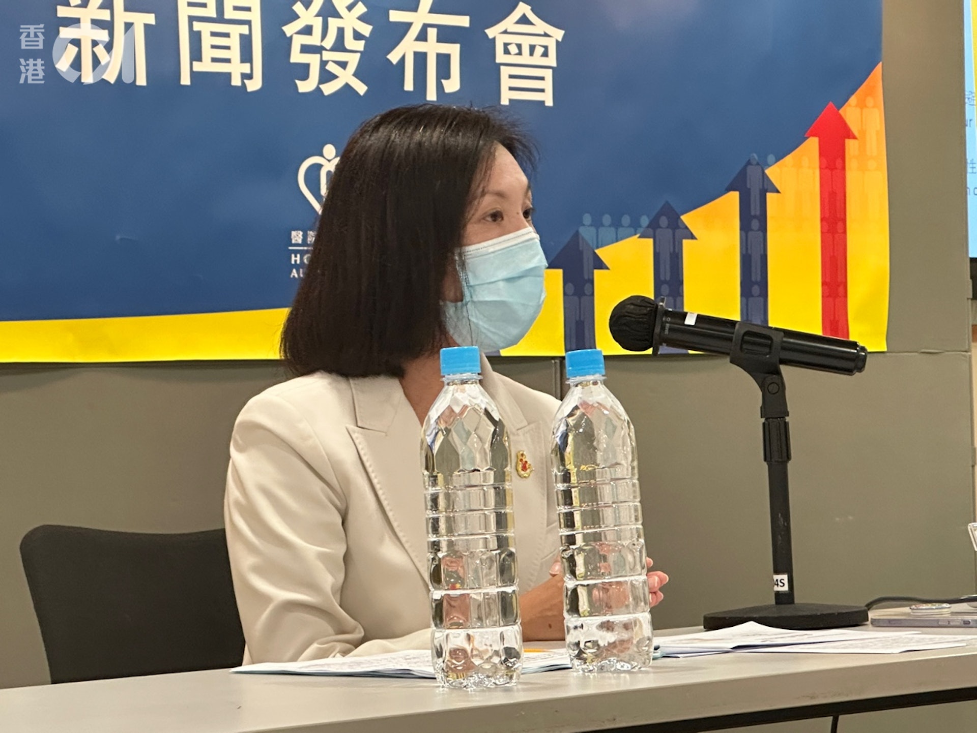 梁堃華表示，上周衛生防護中心收集的呼吸道樣本中，流感病毒陽性百分比升至接近1%，達到0.95%。（黃煦緻攝）