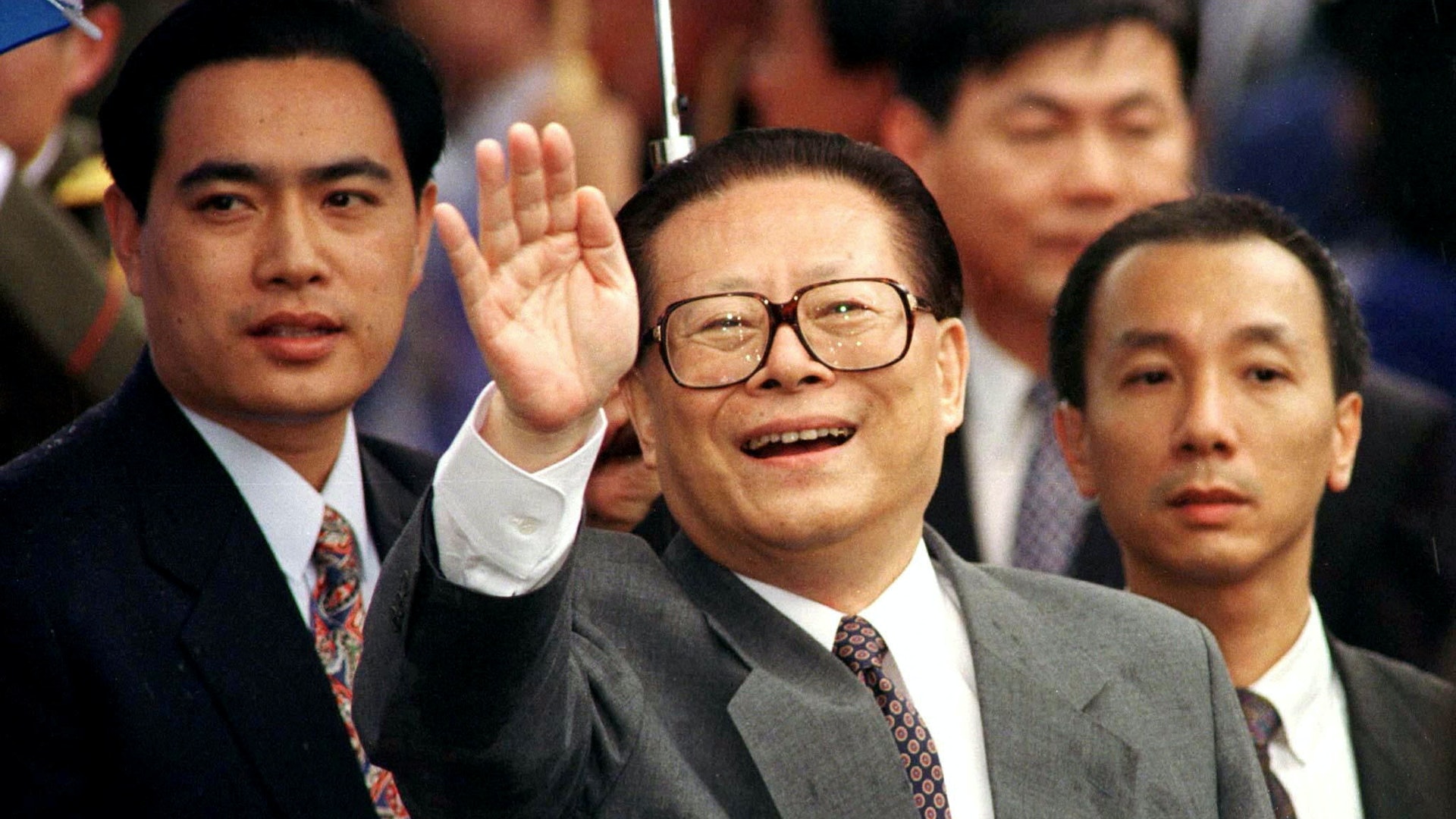 江澤民逝世︱新加坡總理致唁函 韓國駐華大使赴靈堂弔唁 江澤民逝世︱新加坡總理致唁函 韓國駐華大使赴靈堂弔唁