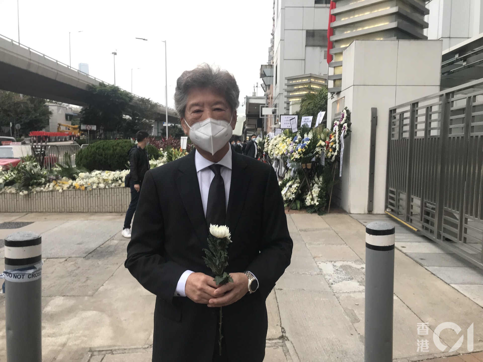 湯家驊到中聯辦致哀,他稱會懷念江澤民的貢獻。(梁晉穎攝) 湯家驊到中聯辦致哀,他稱會懷念江澤民的貢獻。(梁晉穎攝)