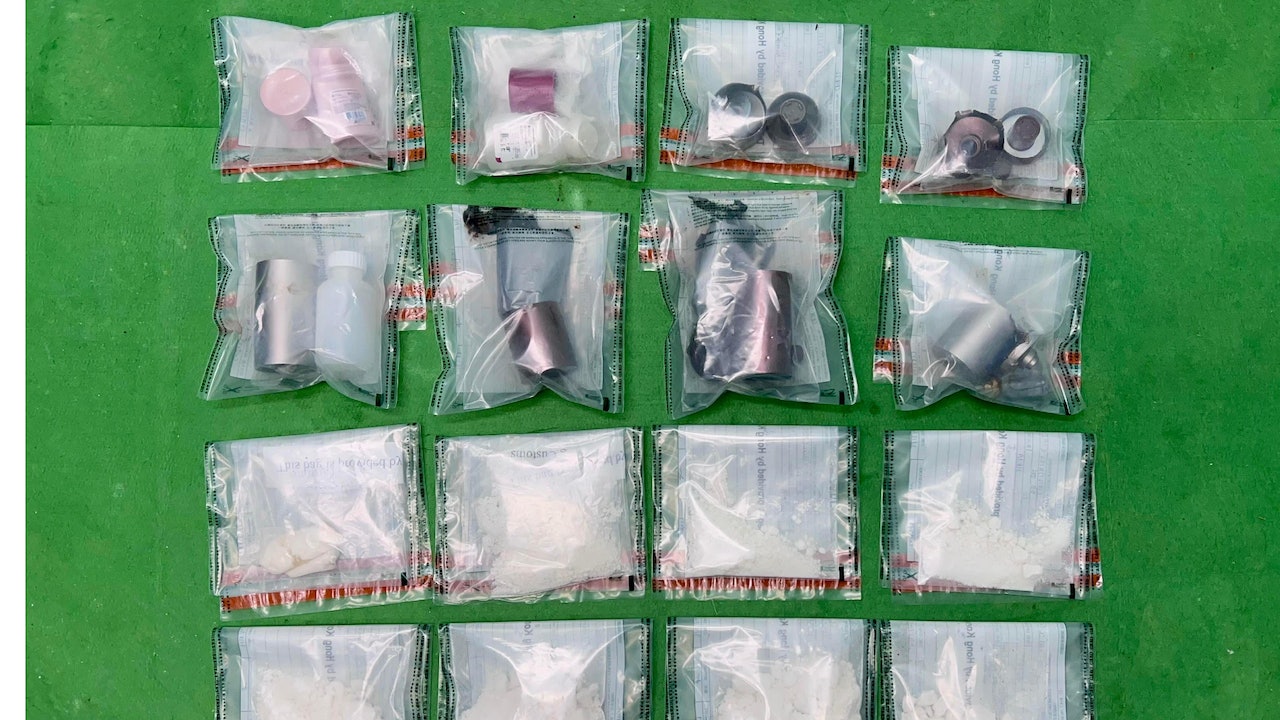 馬來西亞抵港女子運毒海關揭香水、止汗劑暗格藏$73萬可卡因 – 香港01
