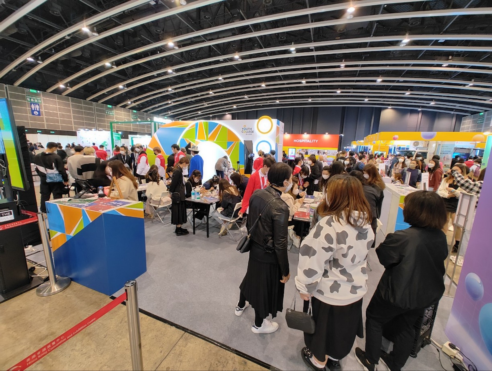 VTC「新世代 新技能」博覽吸引市民到場參觀,參與技能體驗活動。 VTC「新世代 新技能」博覽吸引市民到場參觀,參與技能體驗活動。