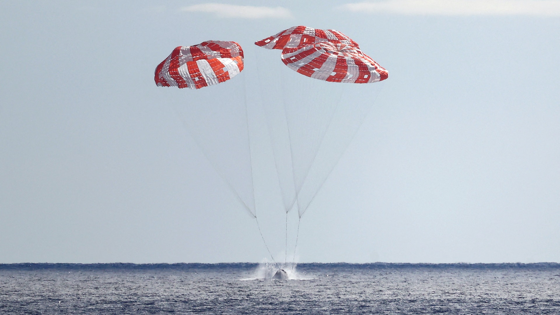 NASA「獵戶座」繞月太空船成功返回地球 NASA「獵戶座」繞月太空船成功返回地球