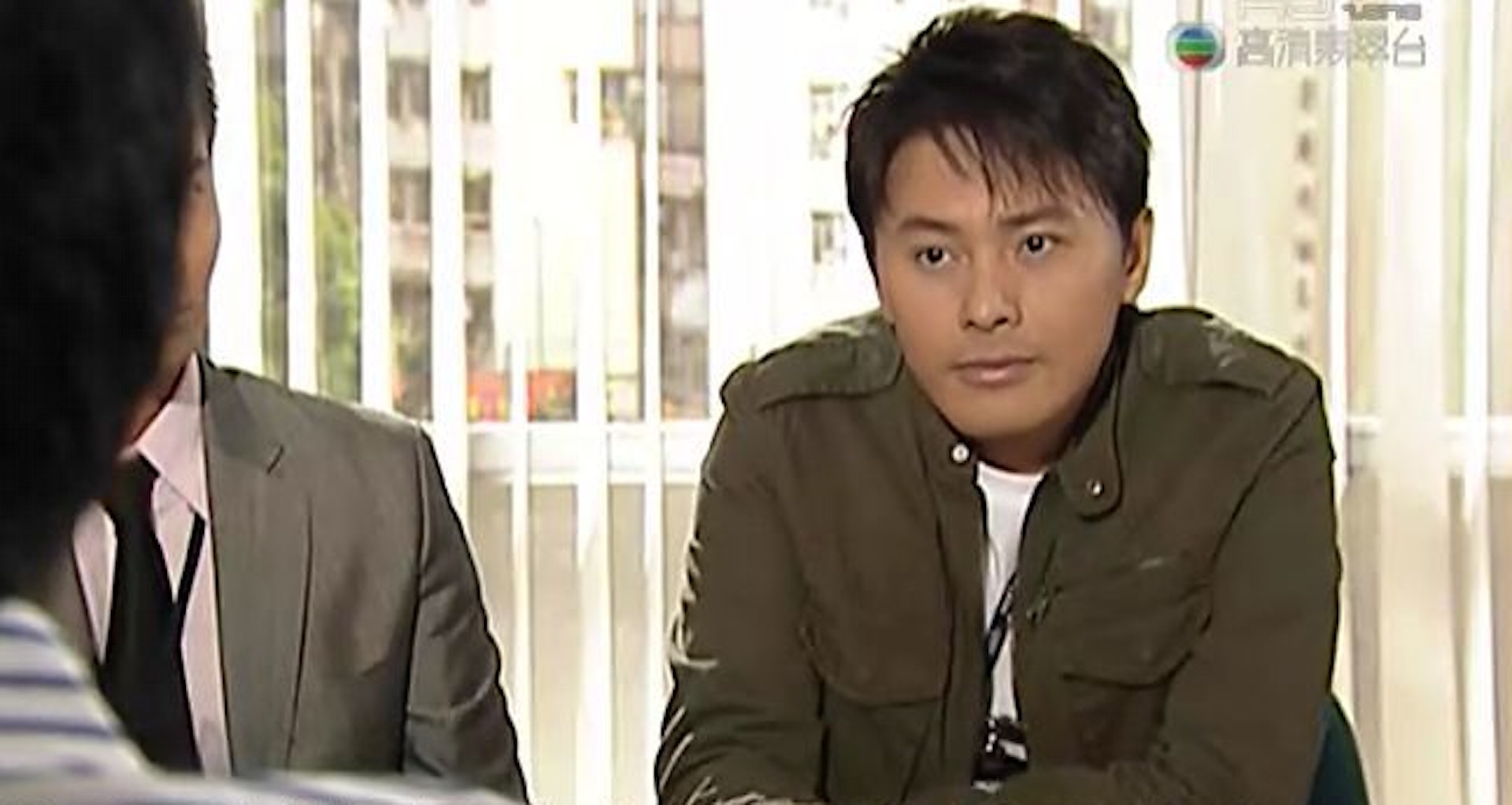 【曹永廉|法證先鋒】在頭2輯《法證先鋒》,重案組警長「沈雄」一角由曹永廉飾演。(《法證先鋒》劇照) 【曹永廉|法證先鋒】在頭2輯《法證先鋒》,重案組警長「沈雄」一角由曹永廉飾演。(《法證先鋒》劇照)