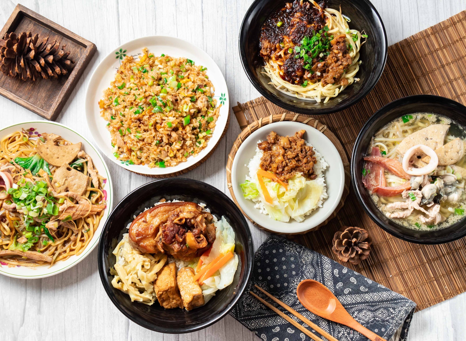 經常出現的炒飯、意粉、麵包則屬於碳水化合物,含醣量很高,需謹慎計算並特別控制進食份量。(圖片:Shutterstock) 經常出現的炒飯、意粉、麵包則屬於碳水化合物,含醣量很高,需謹慎計算並特別控制進食份量。(圖片:Shutterstock)