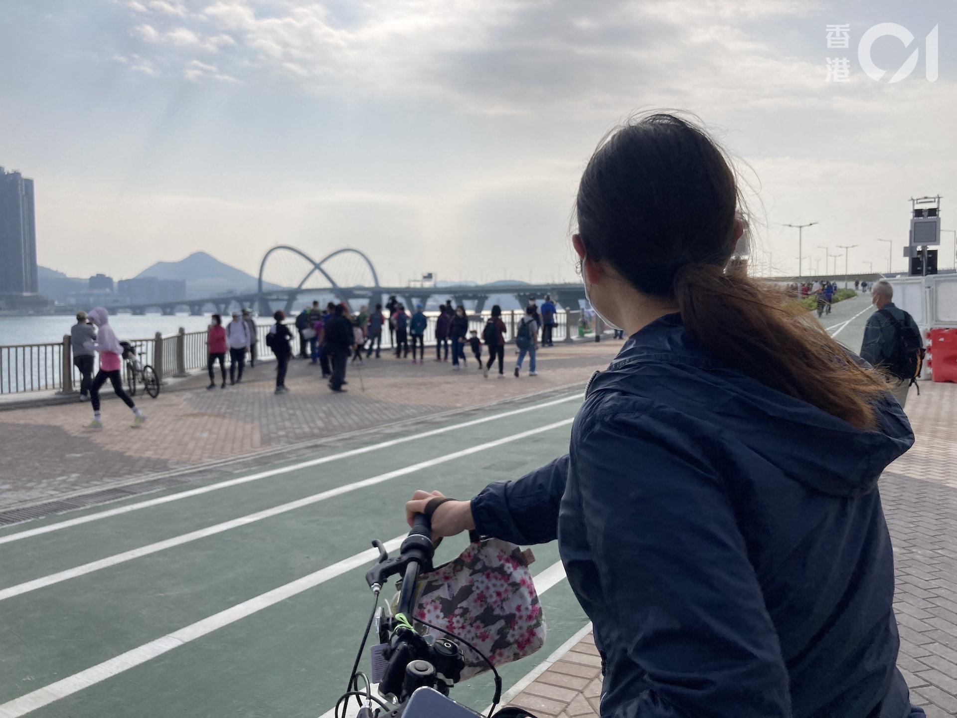 將軍澳跨灣大橋相信會假日吸引不少人前來踩單車、跑步的好地方。(香港01 江麗盈 攝) 將軍澳跨灣大橋相信會假日吸引不少人前來踩單車、跑步的好地方。(香港01 江麗盈 攝)
