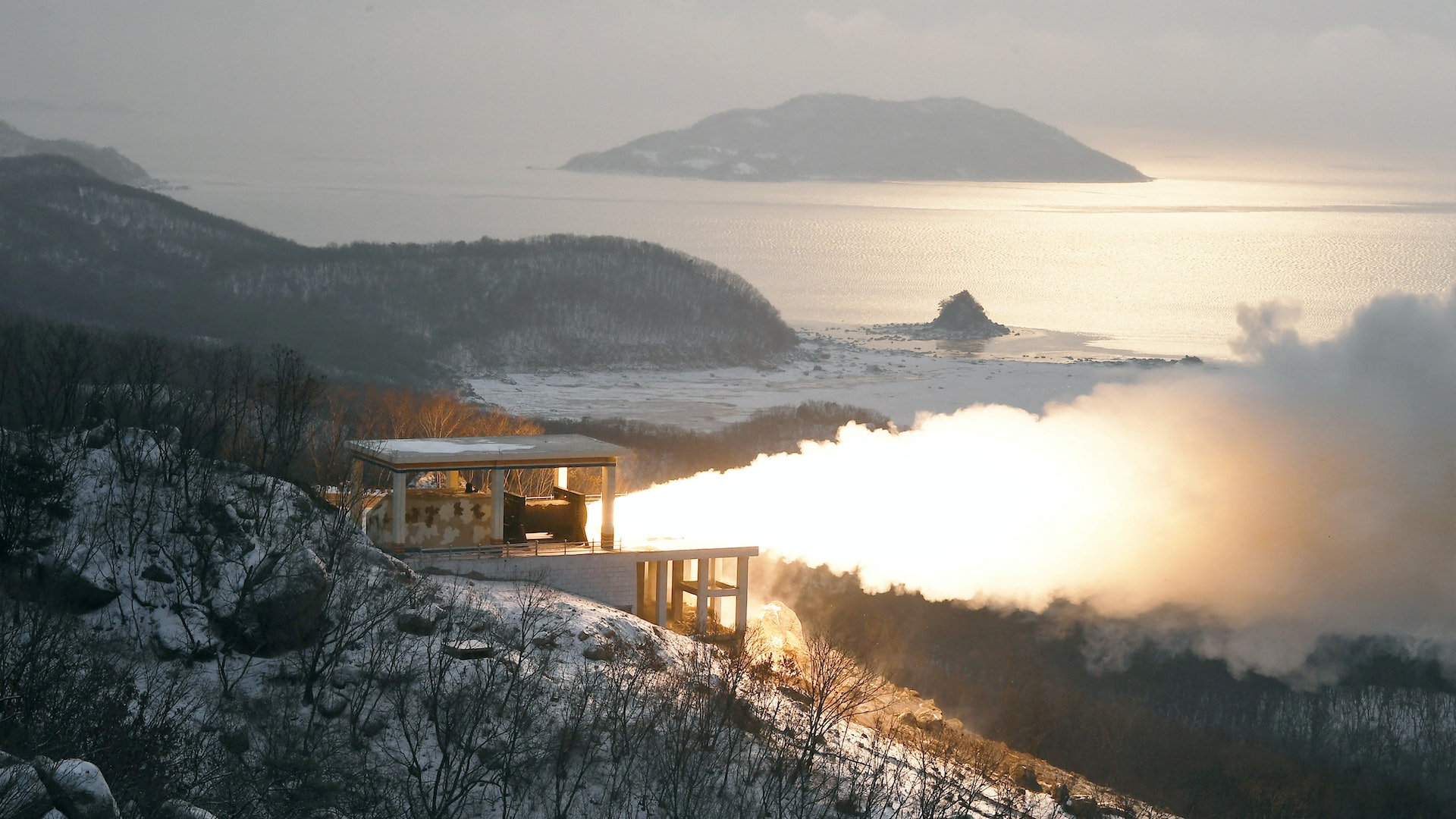 朝鮮稱已成功測試固態火箭發動機 金正恩指示開發新型戰略武器 朝鮮稱已成功測試固態火箭發動機 金正恩指示開發新型戰略武器
