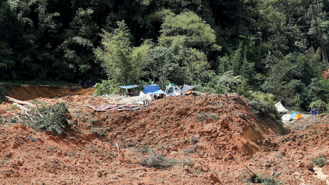 馬來西亞露營地山泥傾瀉增至23死10人失蹤 – 香港01
