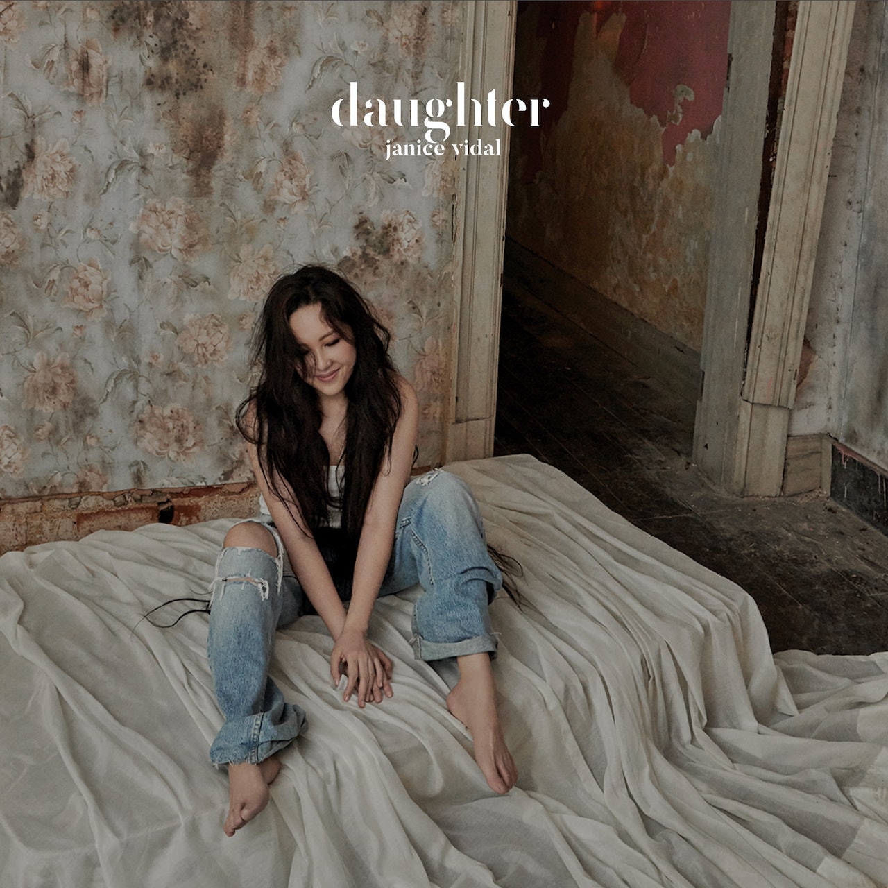 Janice今日推出了女性班底概念大碟《DAUGHTER》。 Janice今日推出了女性班底概念大碟《DAUGHTER》。