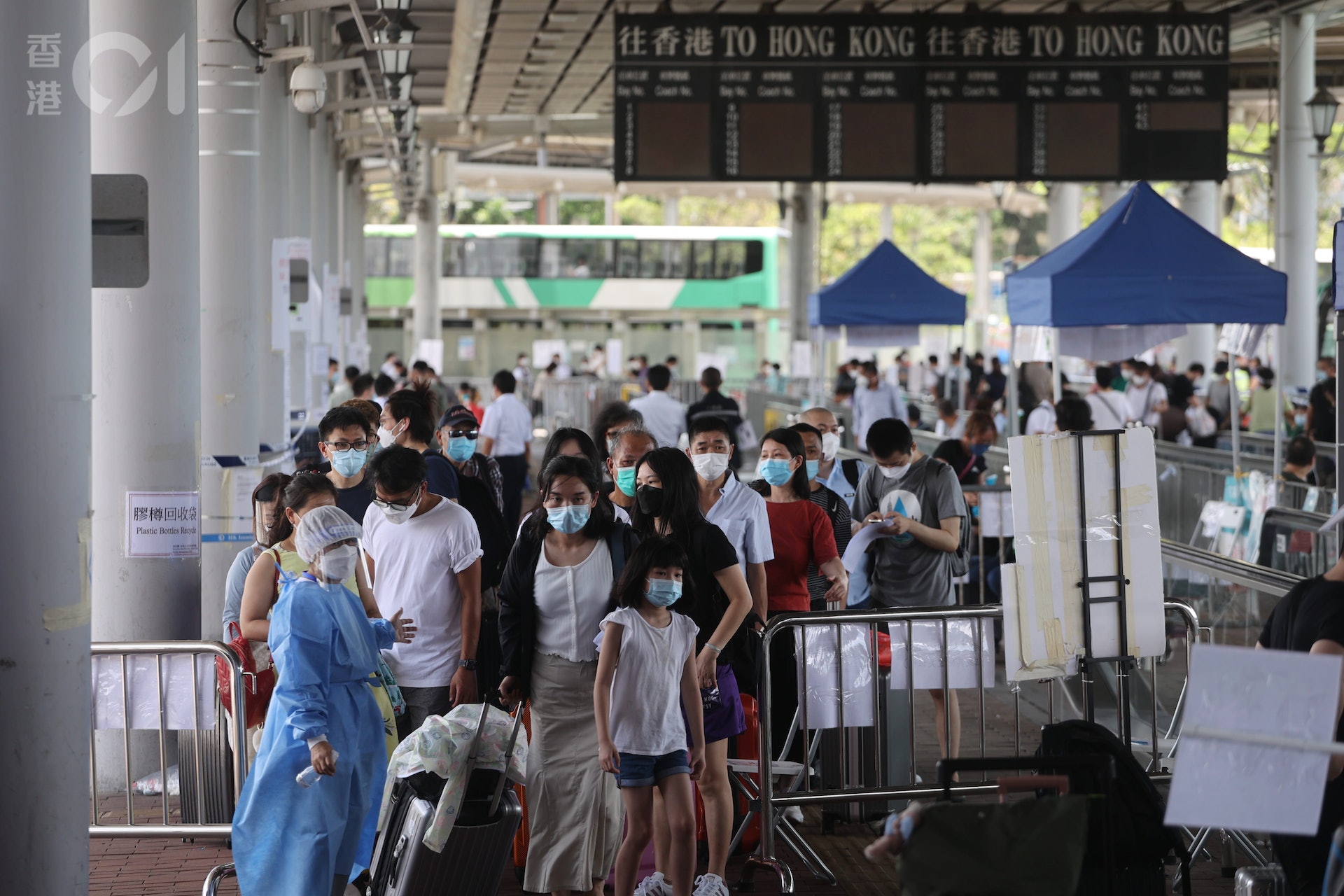 跨境直通巴將恢復前往深圳灣口岸的服務。(資料圖片) 跨境直通巴將恢復前往深圳灣口岸的服務。(資料圖片)