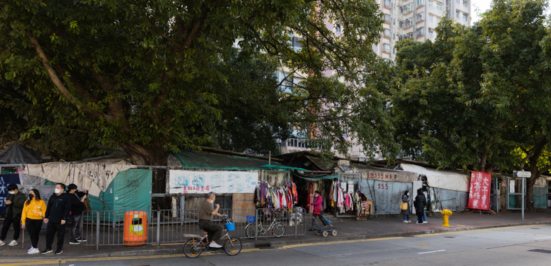 深水埗「棚仔」16租戶接受搬遷布販:新址應正名新棚仔布藝市場 深水埗「棚仔」16租戶接受搬遷布販:新址應正名新棚仔布藝市場