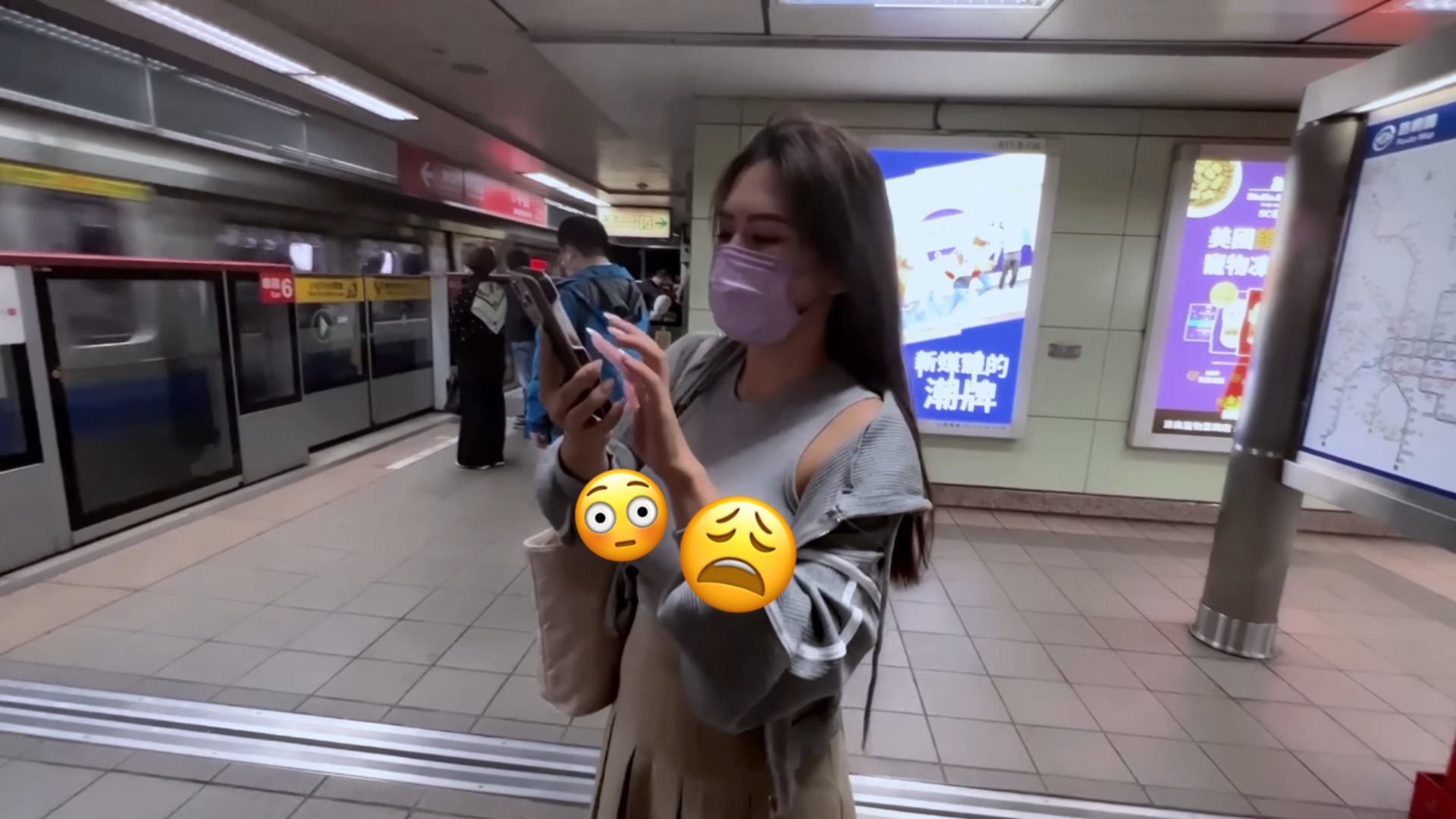英文老師倪娜跟風拍攝「無罩散步」。（YouTube@崩壞的英文老師）