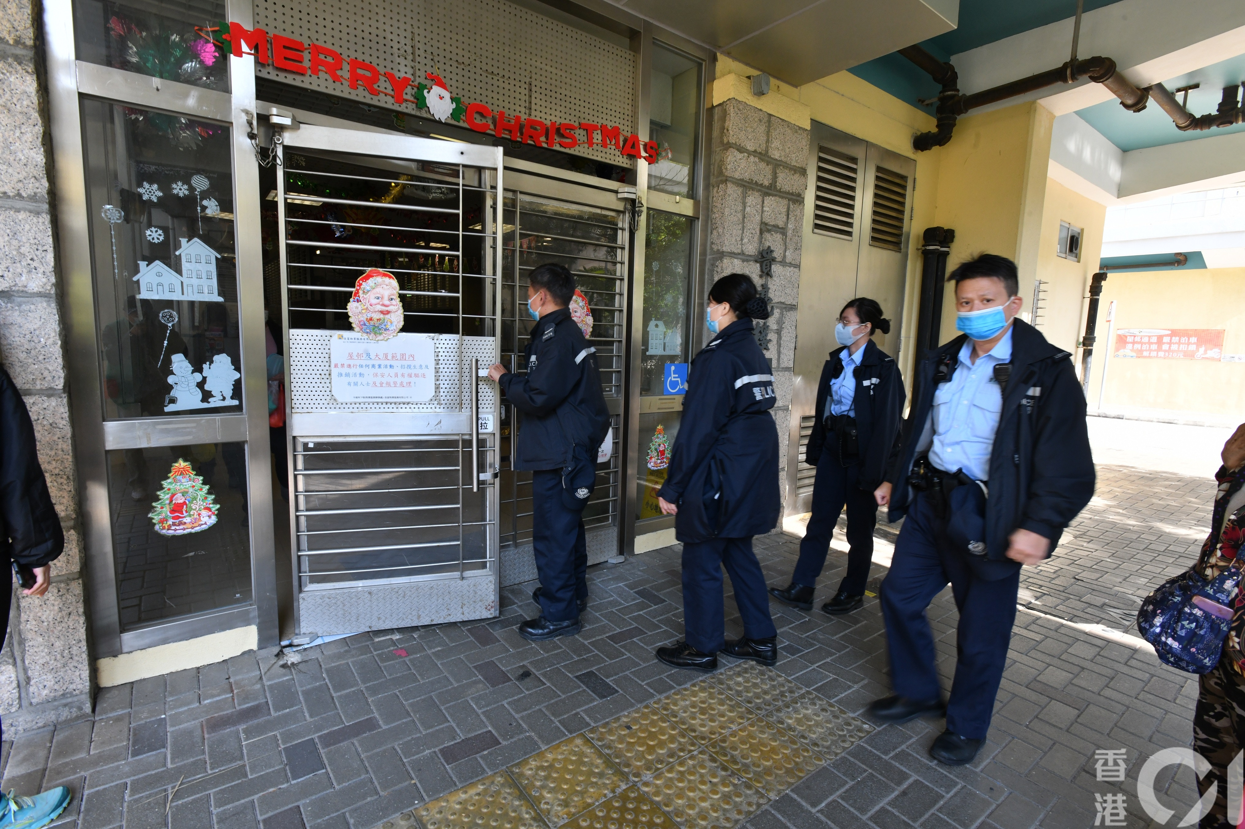 警方接報後派員到場調查。（黃偉民攝）