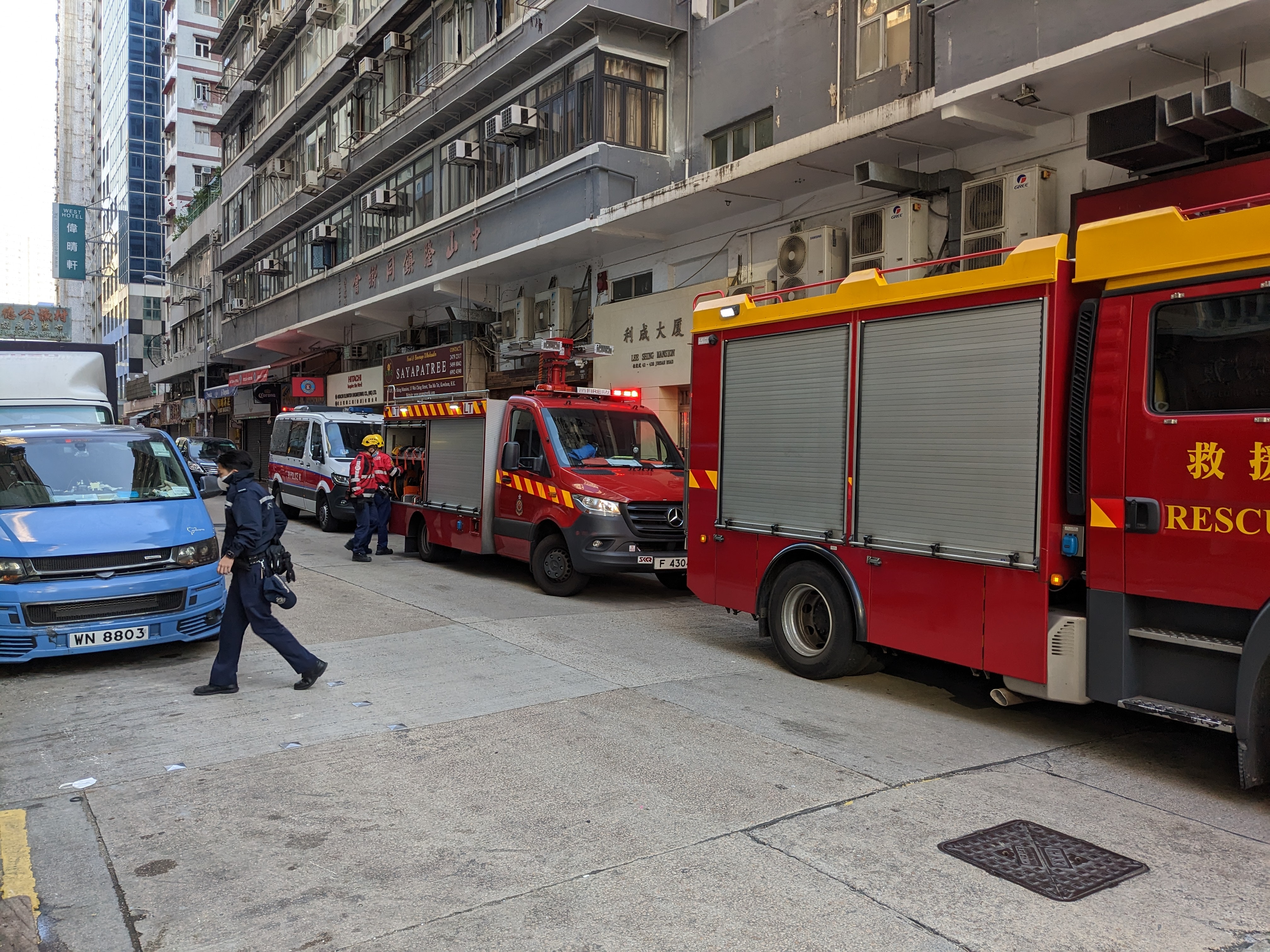 油麻地醉漢持刀衝上天台　嚇到人妻報警求助