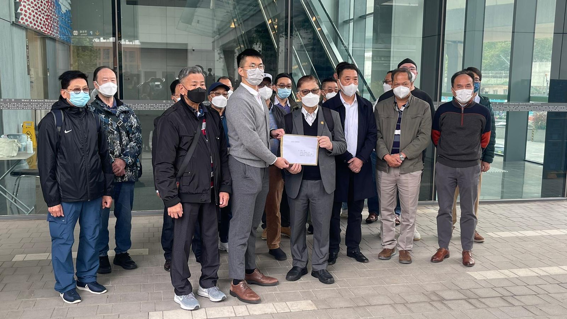 多個的士業界代表向運輸署申請加價(香港的士商會主席黃保強提供) 多個的士業界代表向運輸署申請加價(香港的士商會主席黃保強提供)