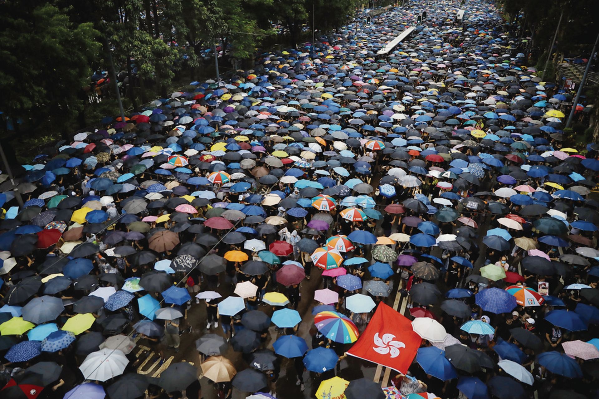 2019年的反修例風波,既敲響本港深層次矛盾的警號,又為部分青年與政府關係築起難以跨越的高牆。(盧翊銘攝) 2019年的反修例風波,既敲響本港深層次矛盾的警號,又為部分青年與政府關係築起難以跨越的高牆。(盧翊銘攝)