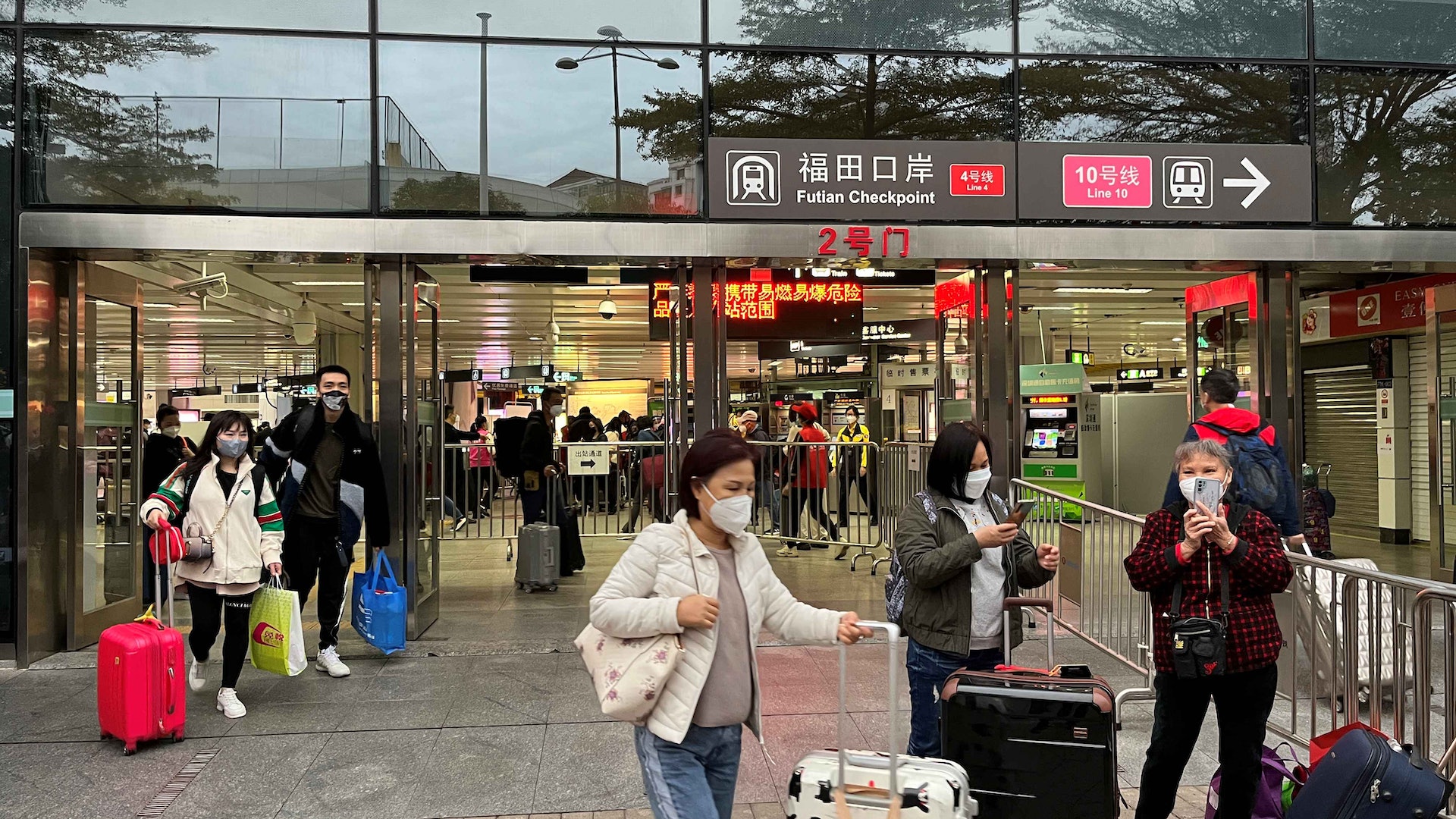通關|港男福田過關 明往北京天安門看升旗:因為三年沒看到了 通關|港男福田過關 明往北京天安門看升旗:因為三年沒看到了