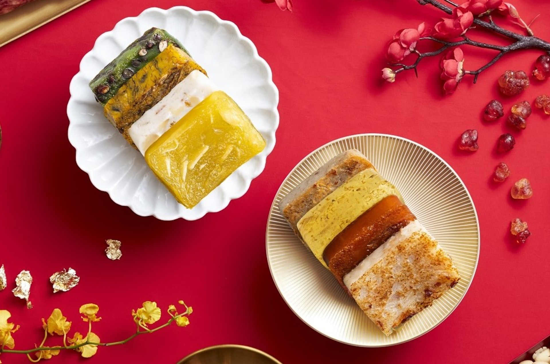 富豪國際酒店集團各式賀年糕, 「金玉滿堂素糕」、「椰汁桃膠蓮子糕」$228。 富豪國際酒店集團各式賀年糕, 「金玉滿堂素糕」、「椰汁桃膠蓮子糕」$228。