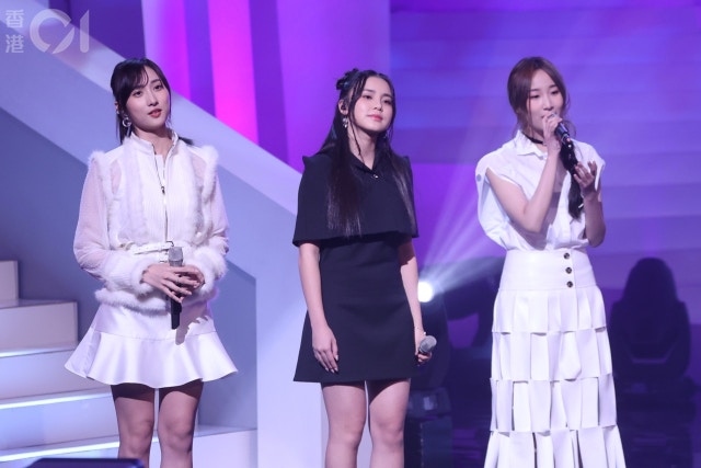 姚焯菲（Chantel）、鍾柔美（Yumi）和詹天文（Windy）出席《慈善星輝仁濟夜》節目。（梁碧玲攝）
