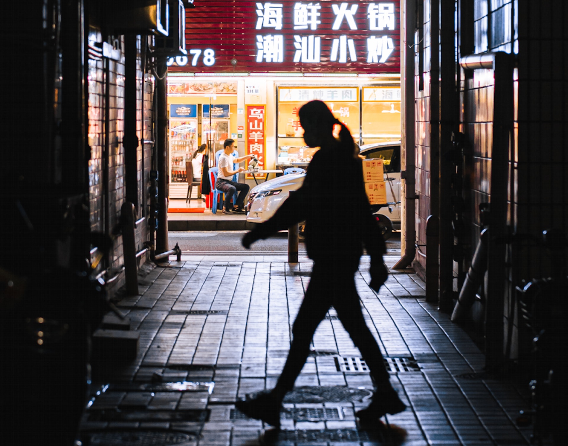 而当夫妻团聚时,「临时夫妻」即自行解体,男女双方仍与自己的配偶过夫妻生活。 (深圳微时光提供) 而当夫妻团聚时,「临时夫妻」即自行解体,男女双方仍与自己的配偶过夫妻生活。 (深圳微时光提供)