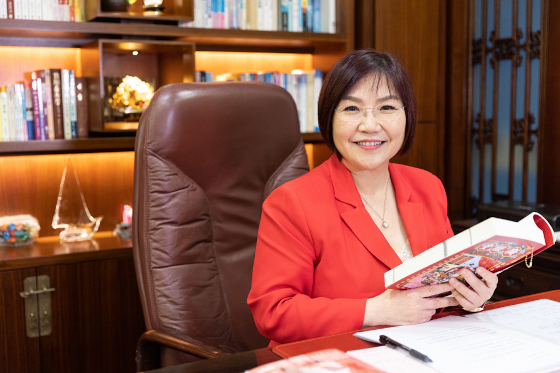 麥玲玲指2023年是「八運」的最後一年,正處於「八運」轉「九運」的階段,局勢會比較混亂,至少要正式踏入新運才會開始回穩。(梁鵬威攝) 麥玲玲指2023年是「八運」的最後一年,正處於「八運」轉「九運」的階段,局勢會比較混亂,至少要正式踏入新運才會開始回穩。(梁鵬威攝)