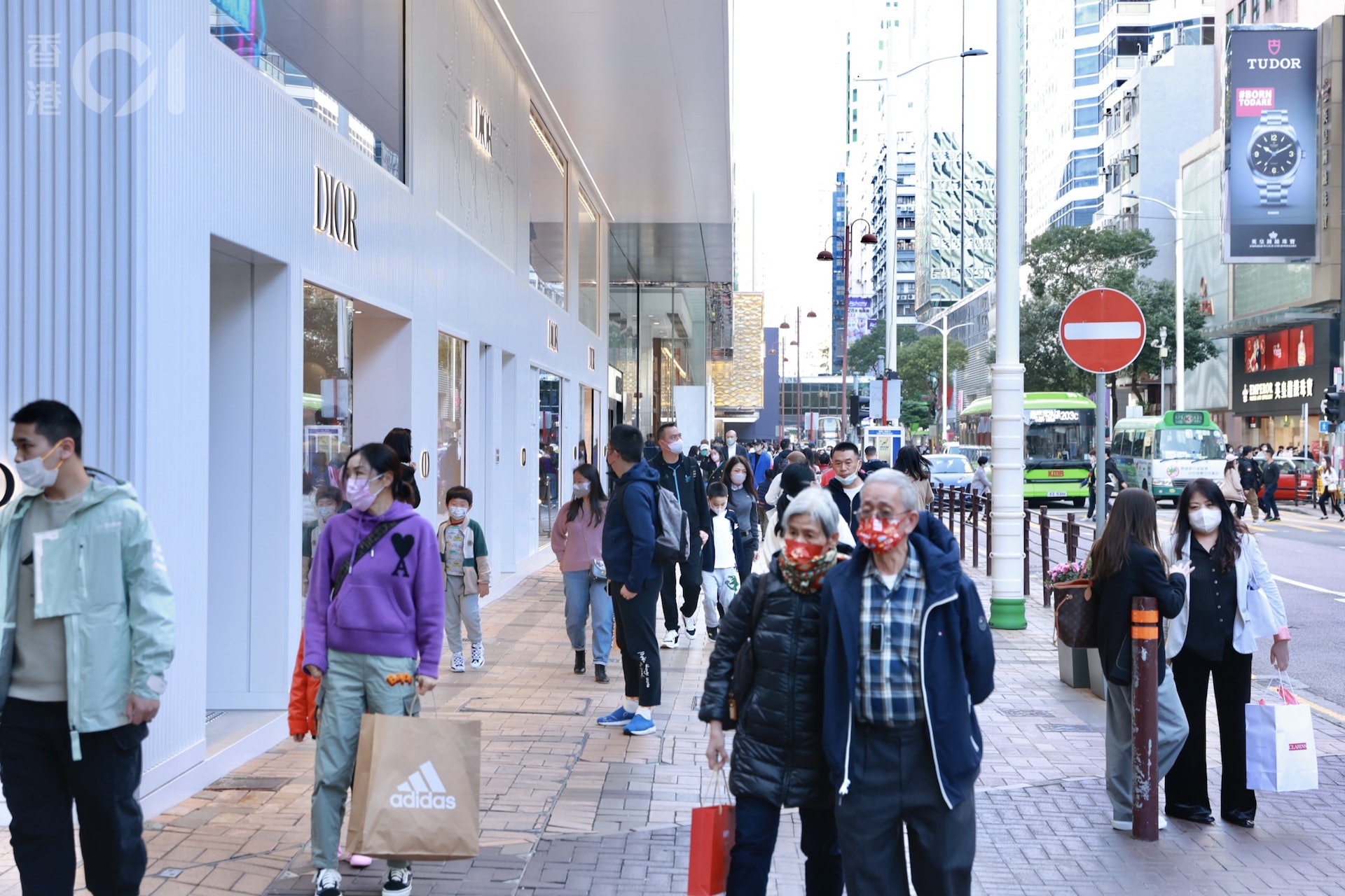 1月24日年初三,尖沙咀廣東道「名店街」未見大量遊客。(黃寶瑩攝) 1月24日年初三,尖沙咀廣東道「名店街」未見大量遊客。(黃寶瑩攝)