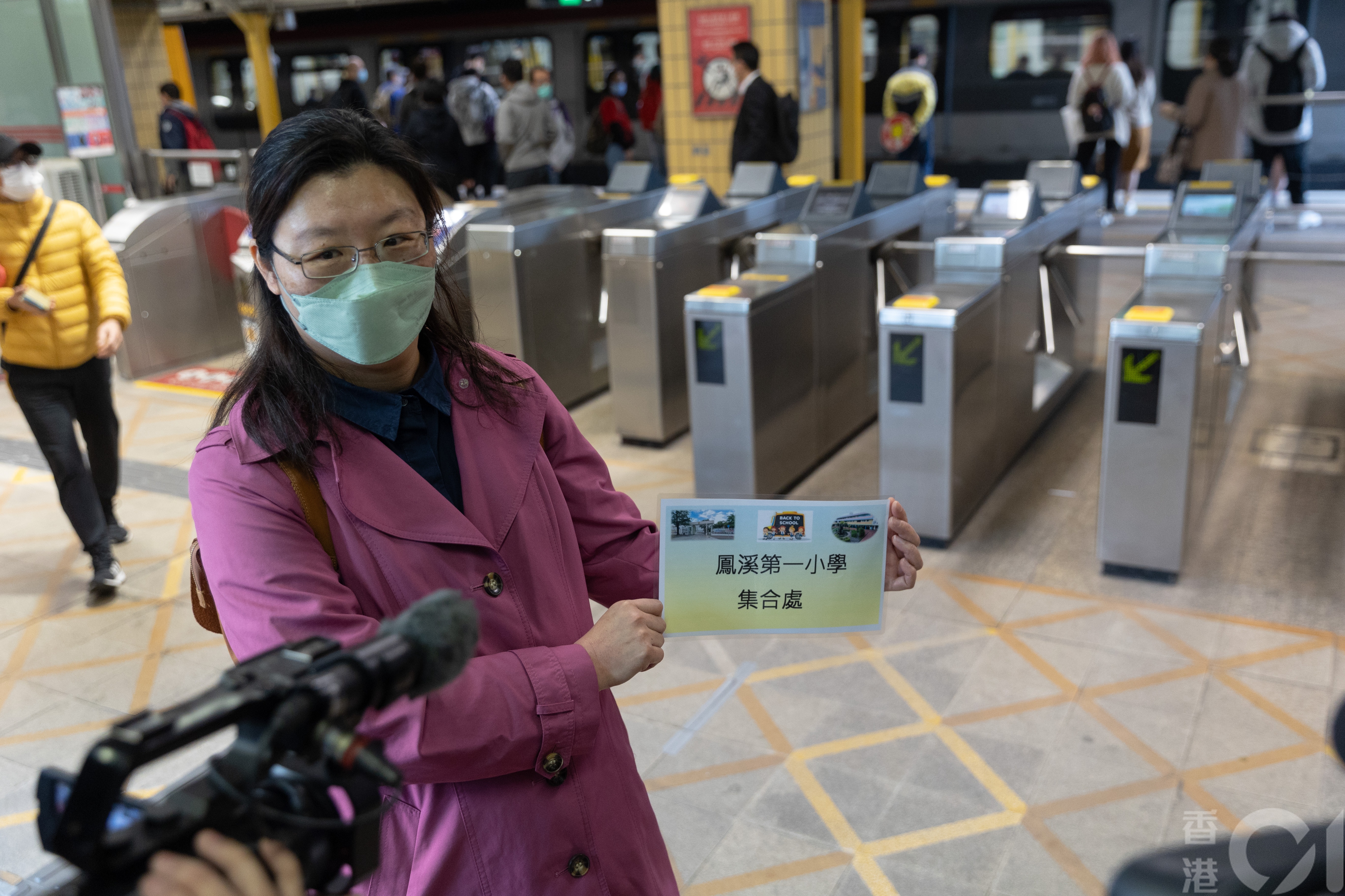 鳳溪第一小學三十多名跨境學生2月1日早上率先回港上實體課。（夏家朗攝）
